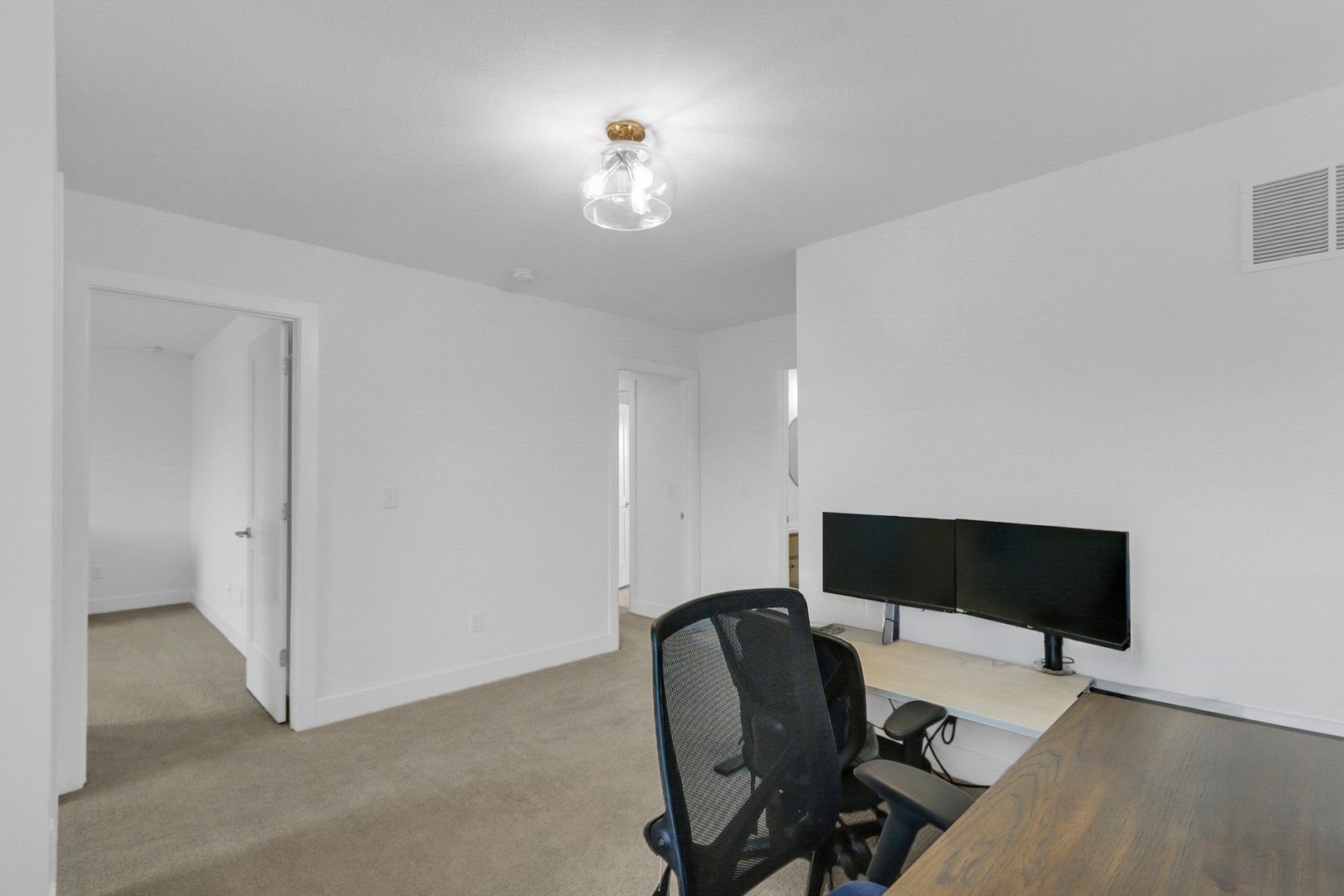 upstairs landing/office/loft area