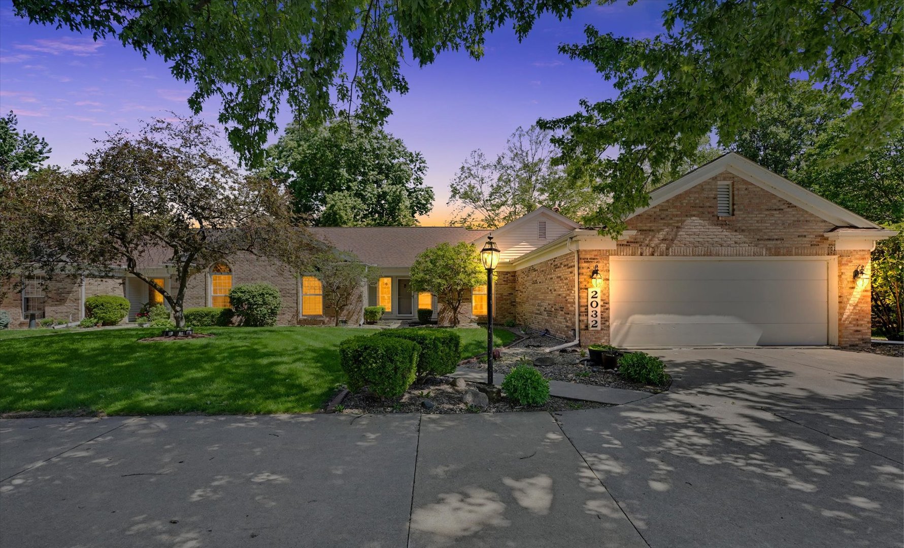 Photo of 2032 Bentbrook Drive #2032, Champaign, IL