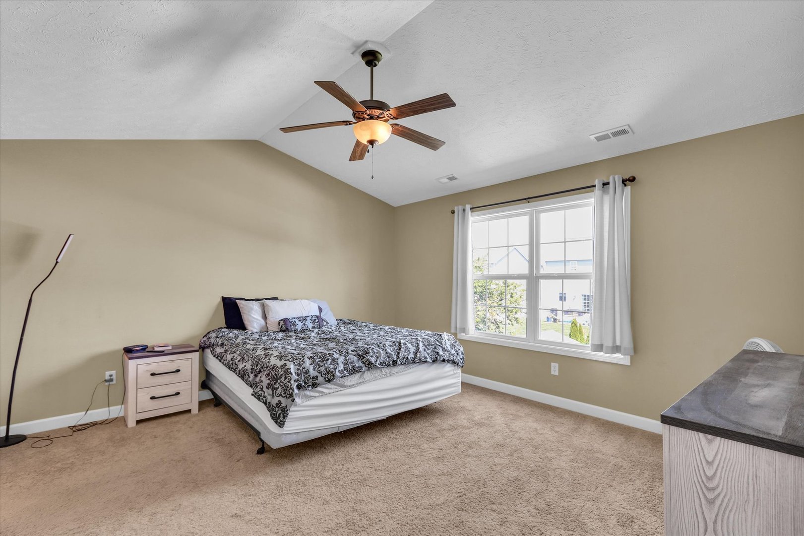 Property photo 28