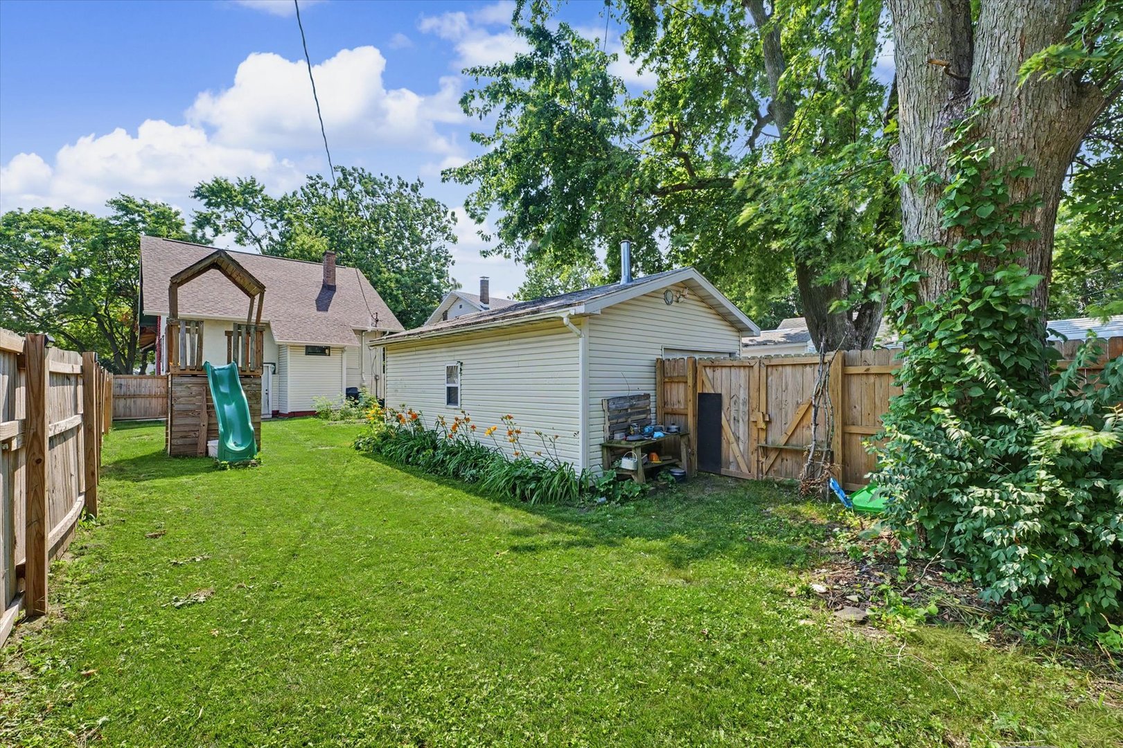 Property photo 35