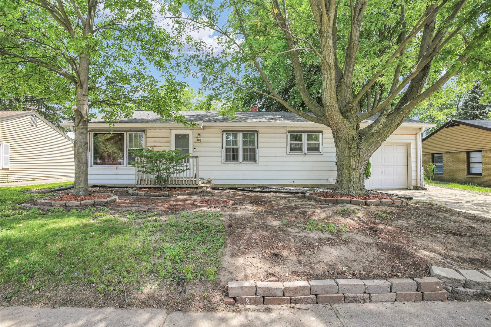 Photo of 1108 S Mattis Avenue, Champaign, IL