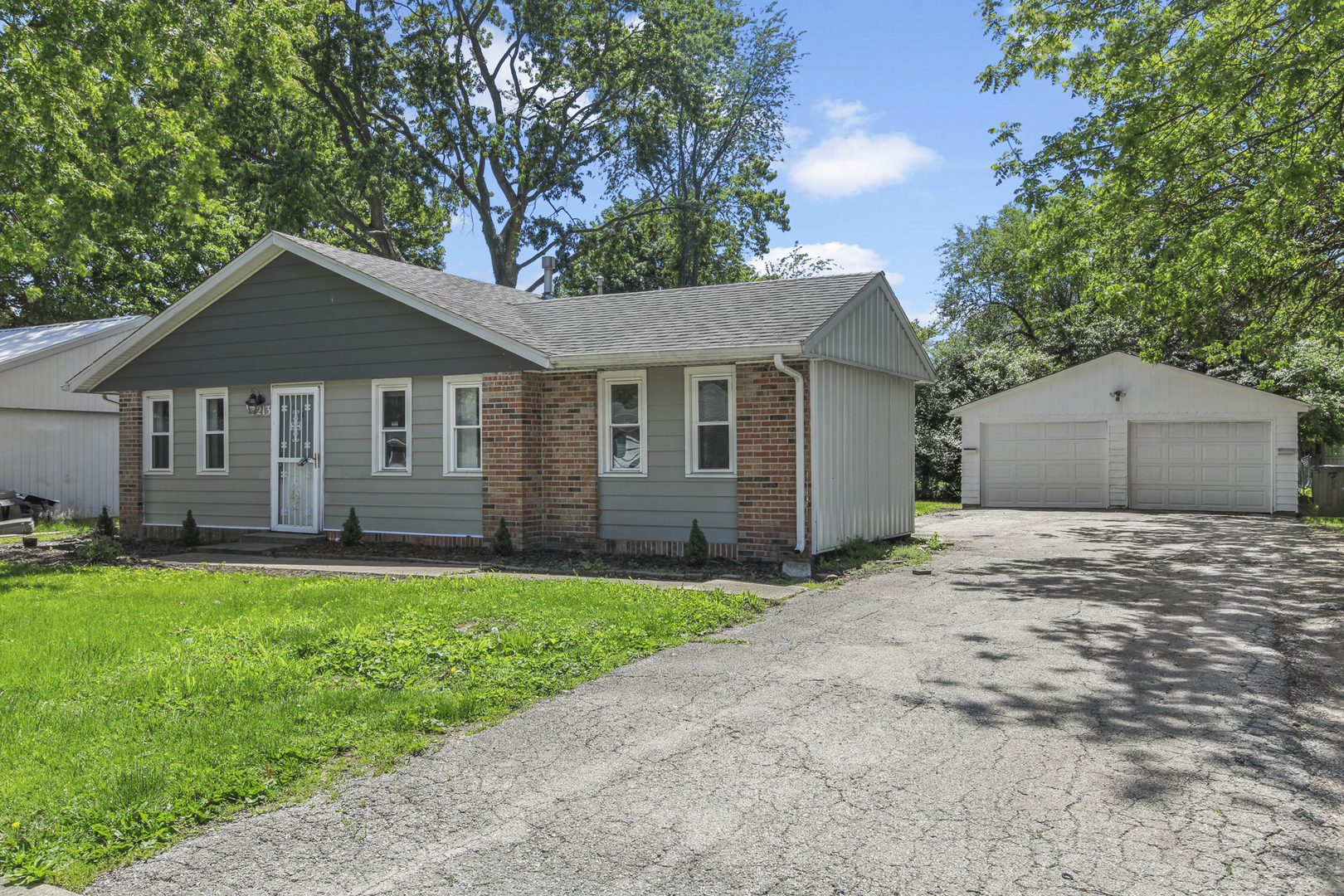 Photo 3 of 3213 Kimberly Drive