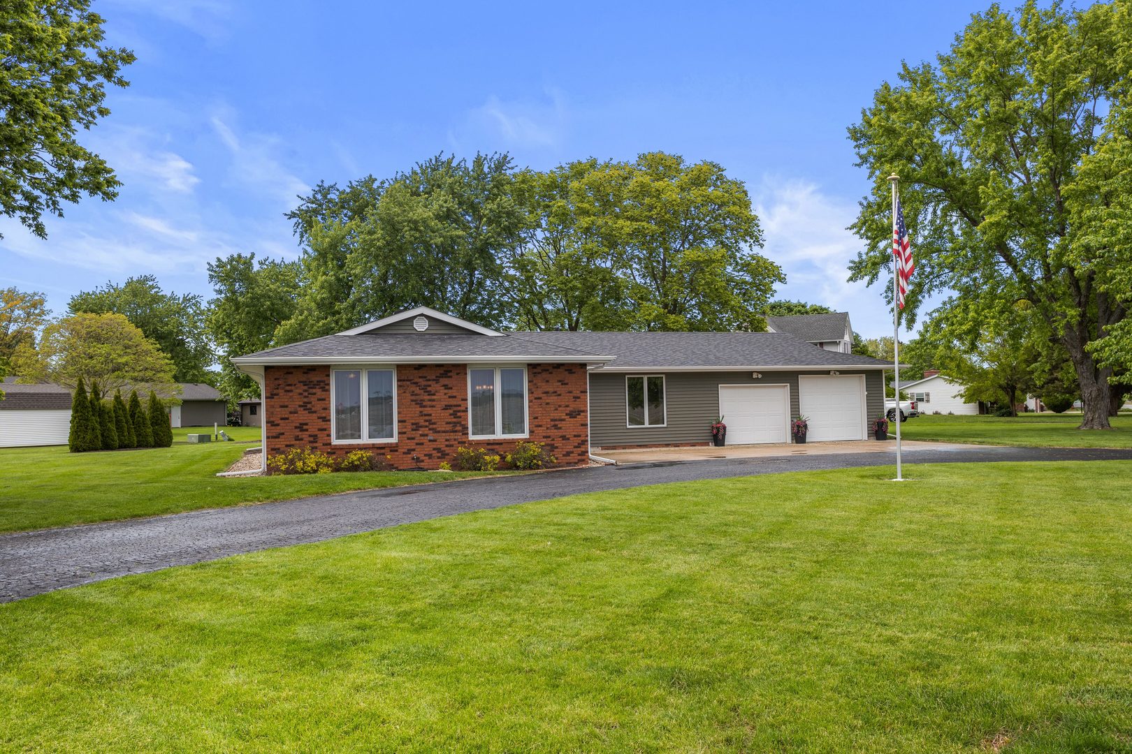 Photo of 405 N First Street, Fisher, IL