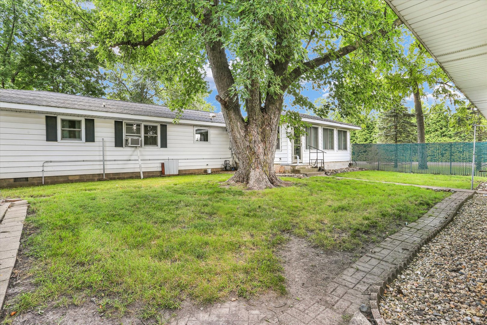 Property photo 32