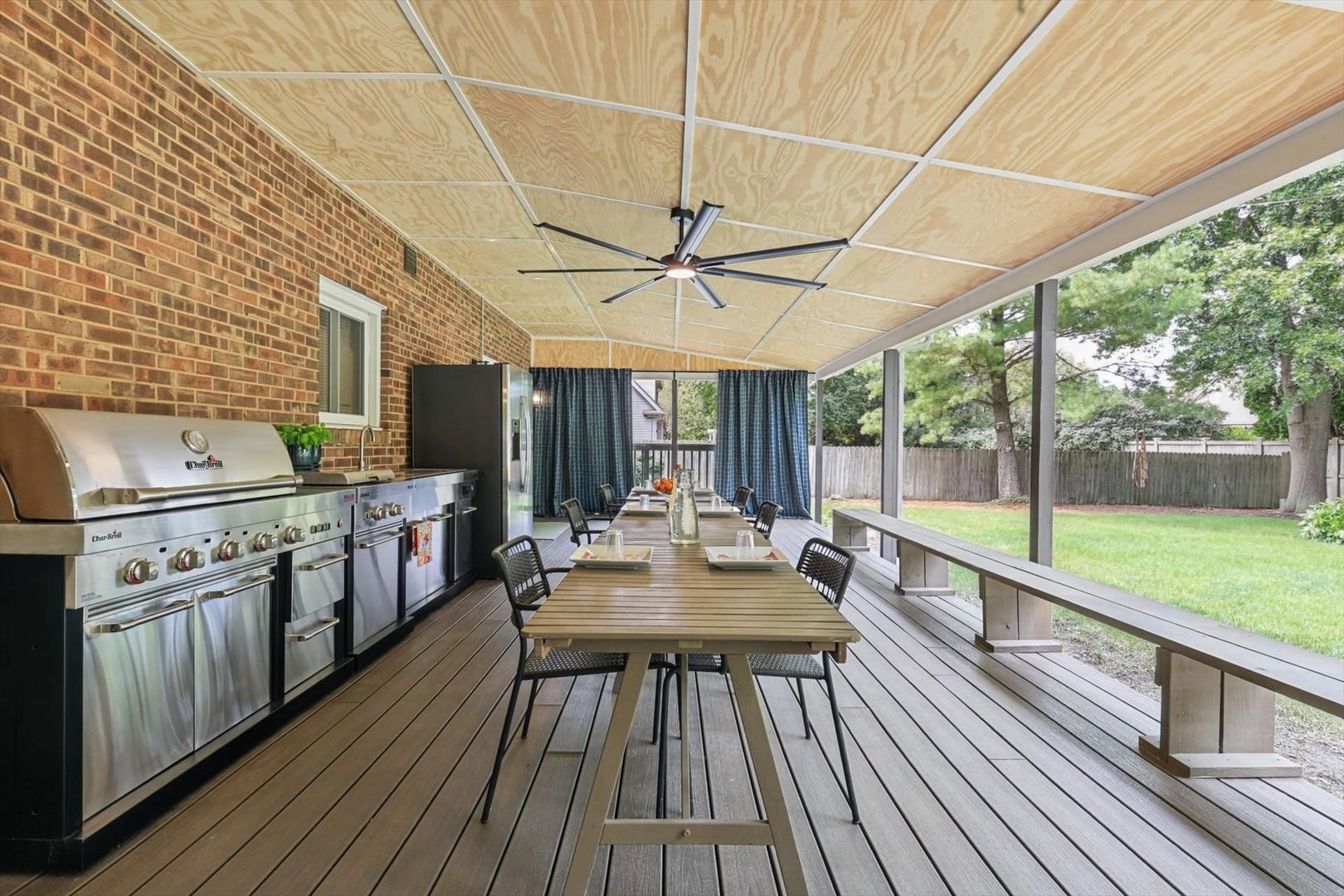Perfect for hosting BBQs and dining AL Fresco