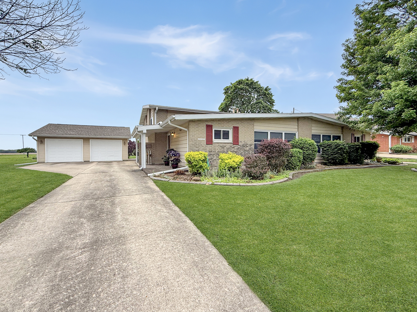 Photo of 1616 Golfview Circle, Rantoul, IL