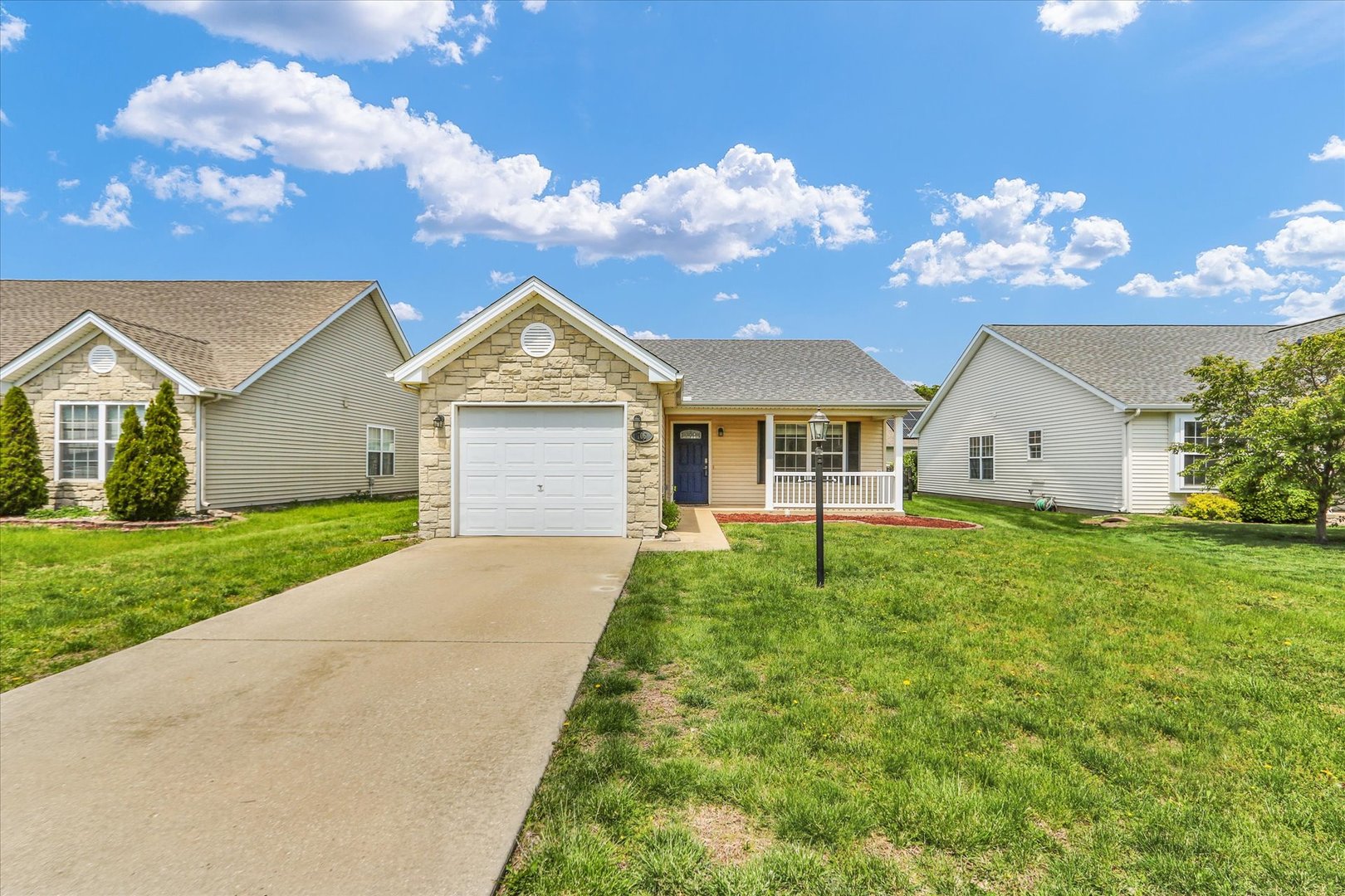 Photo of 706 Corey Lane, Champaign, IL