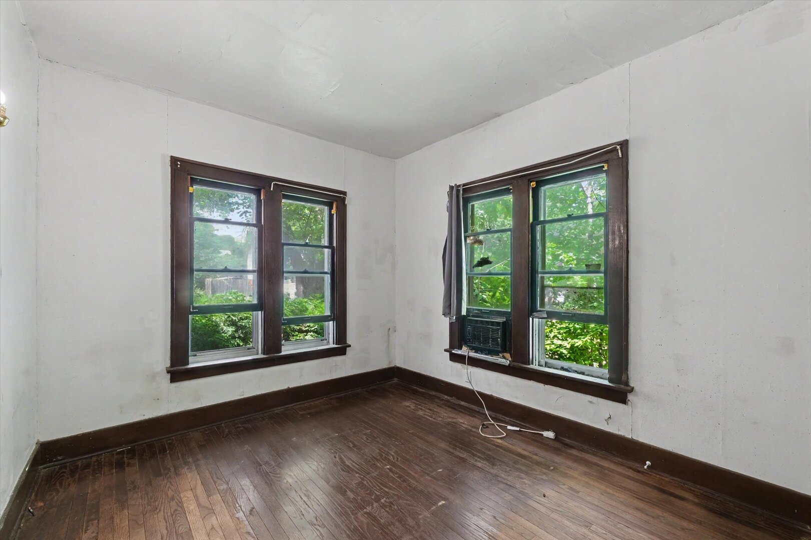 Photo 18 of 402 S Johnson Avenue