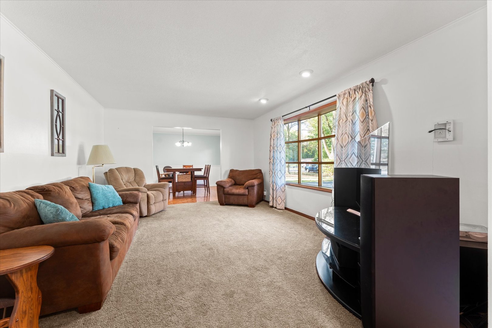 Photo 8 of 1108 Riverside Court