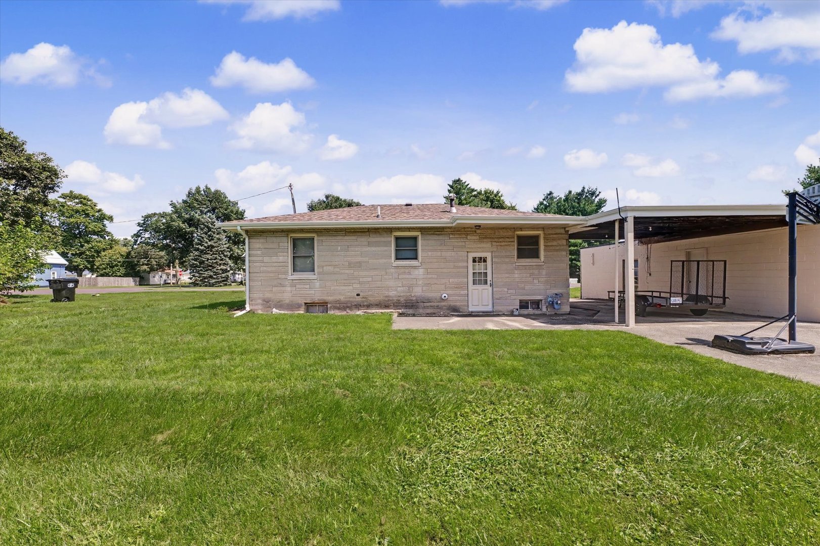 Property photo 35