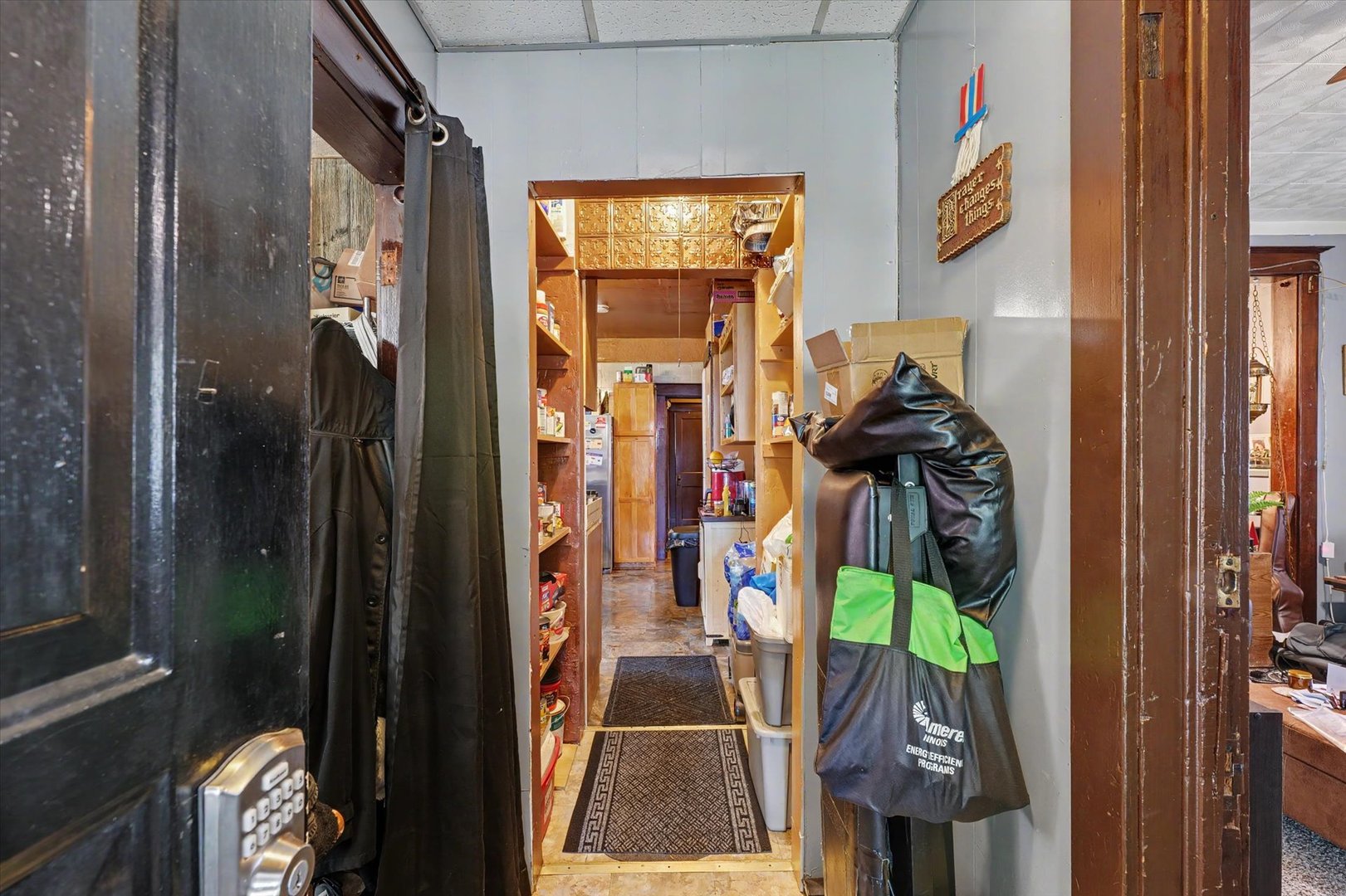 Photo 14 of 212 E Hill Street