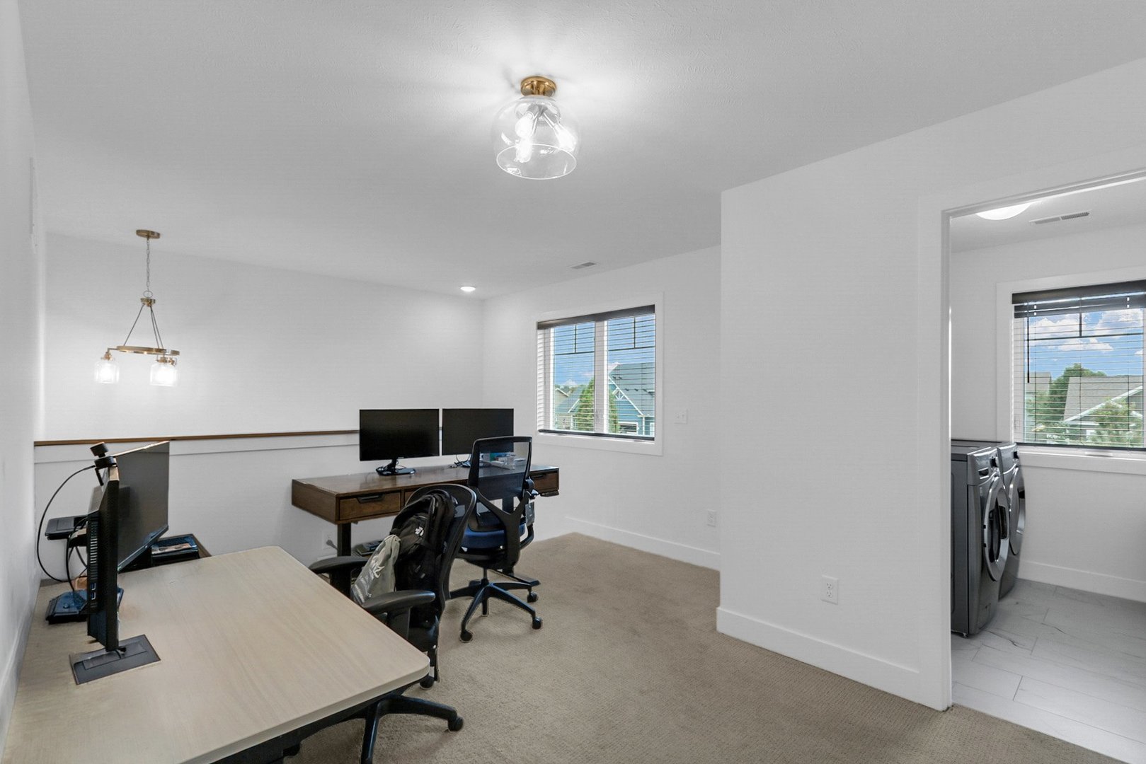 upstairs landing/office/loft area