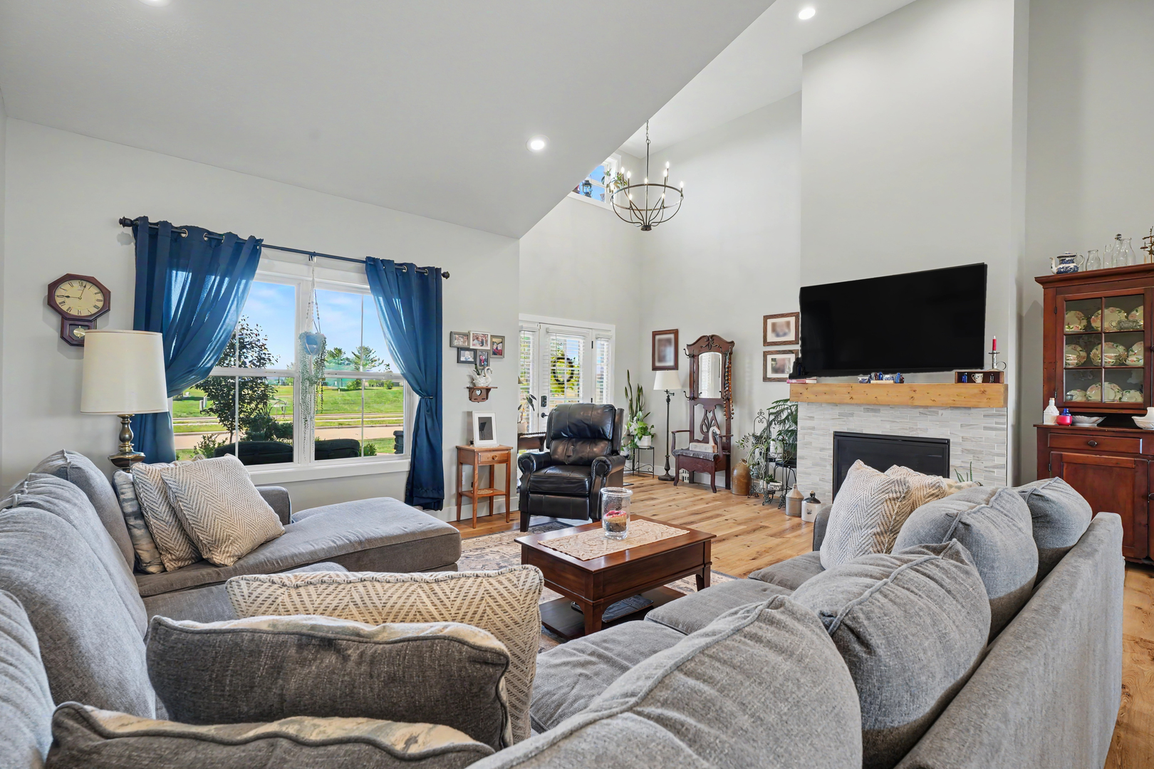 Photo 9 of 2838 E Stone Creek Boulevard