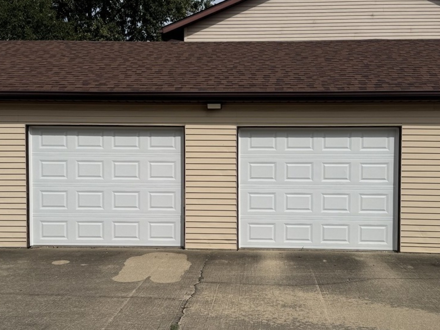 2 car garage!