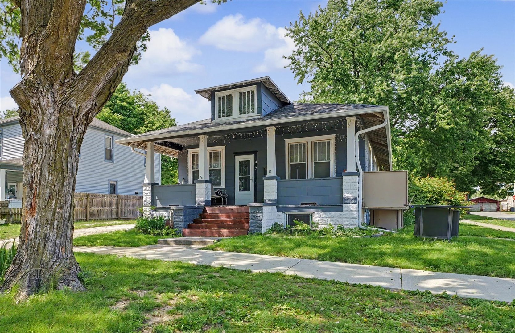 Photo of 212 E Hill Street, Champaign, IL