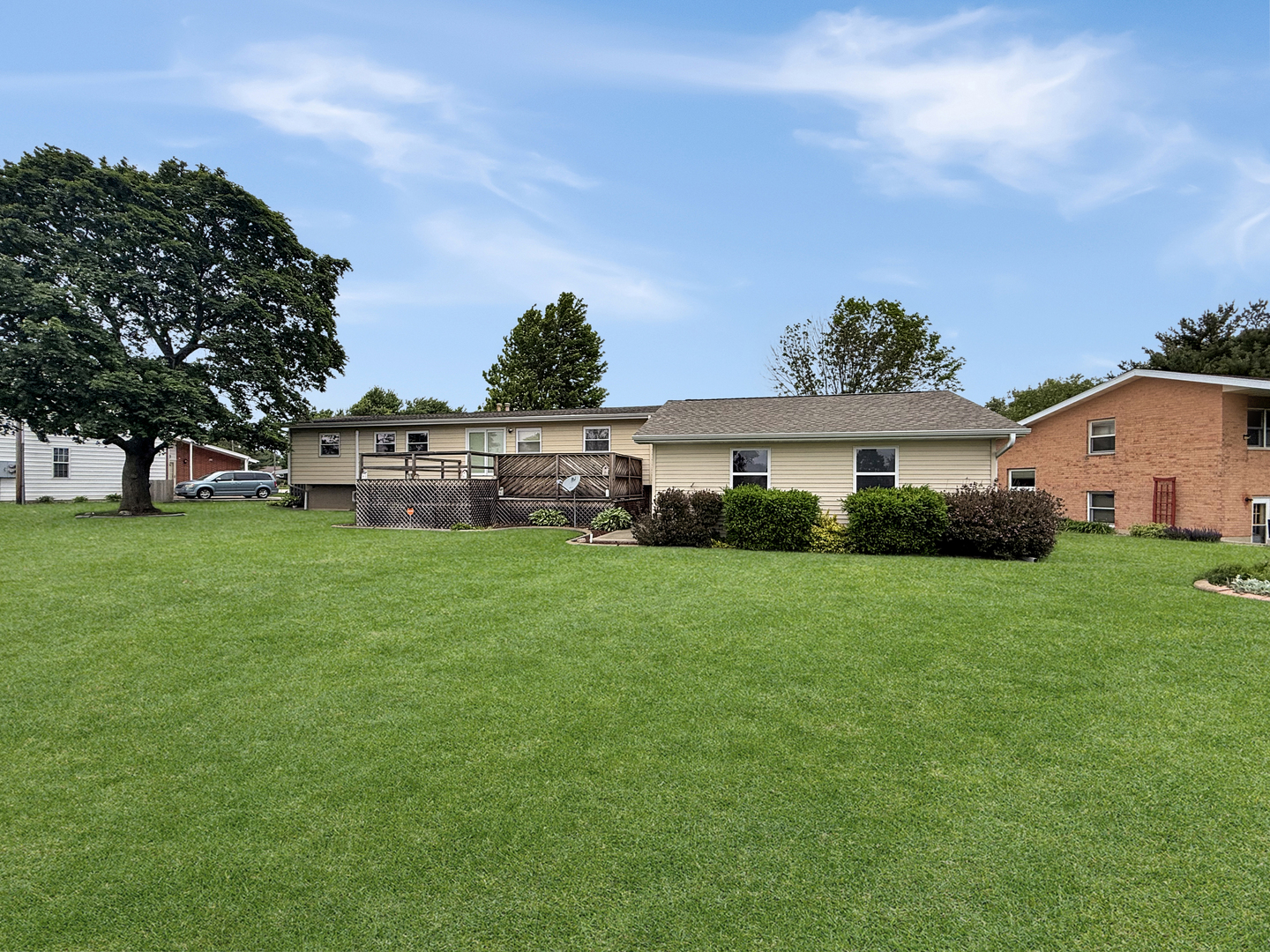 Photo 8 of 1616 Golfview Circle
