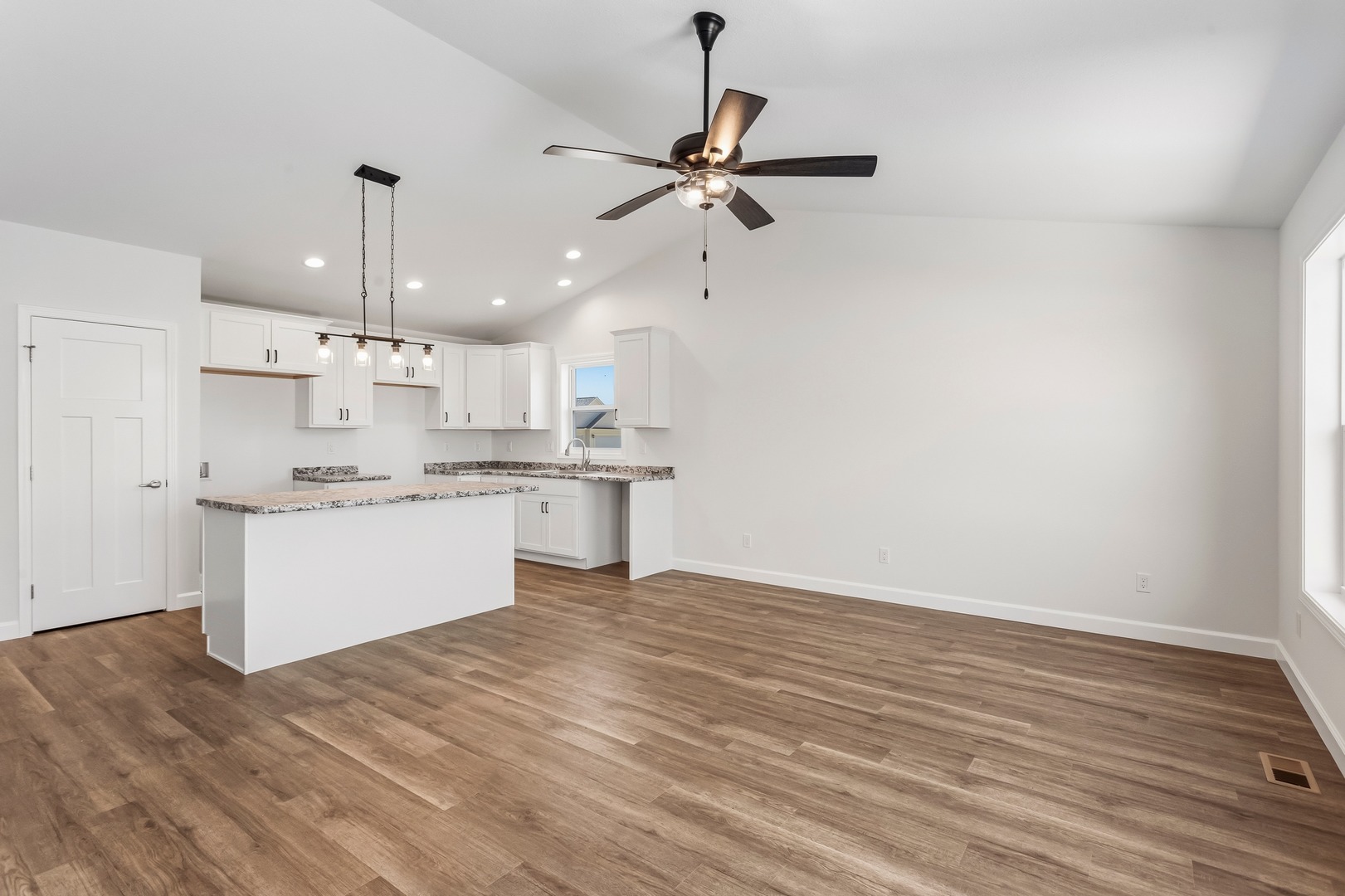 Kitchen/living room