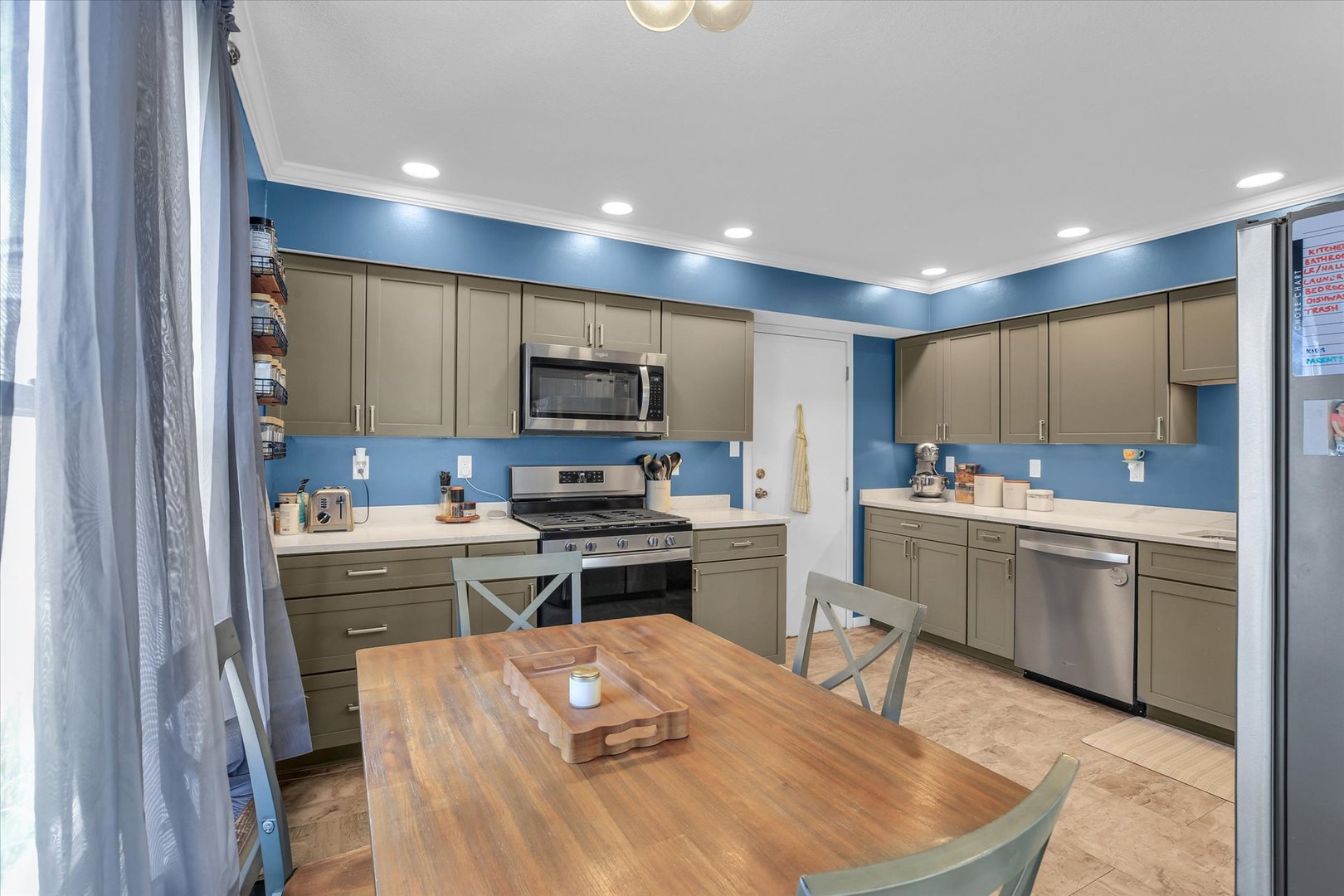 Photo 3 of 1816 Southwood Drive