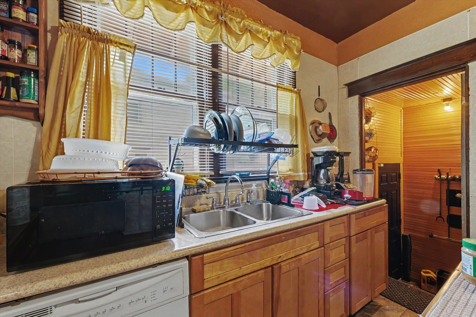 Photo 13 of 212 E Hill Street