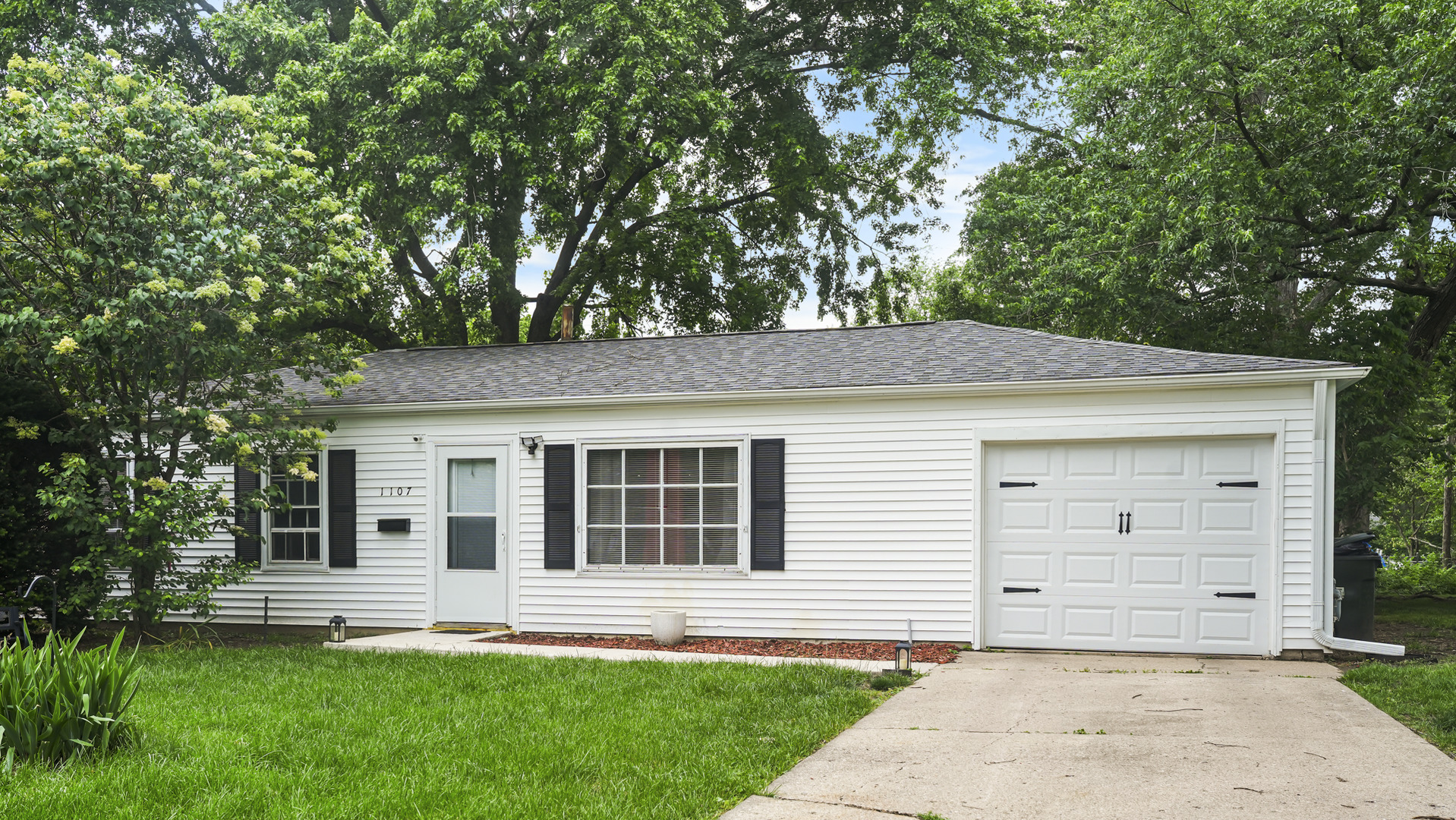 Photo of 1107 N Highlands Drive, Urbana, IL