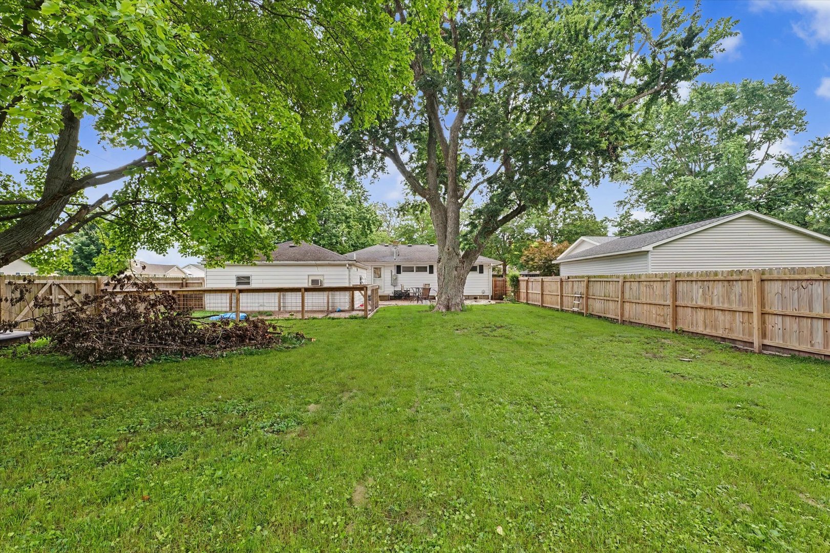 Property photo 33