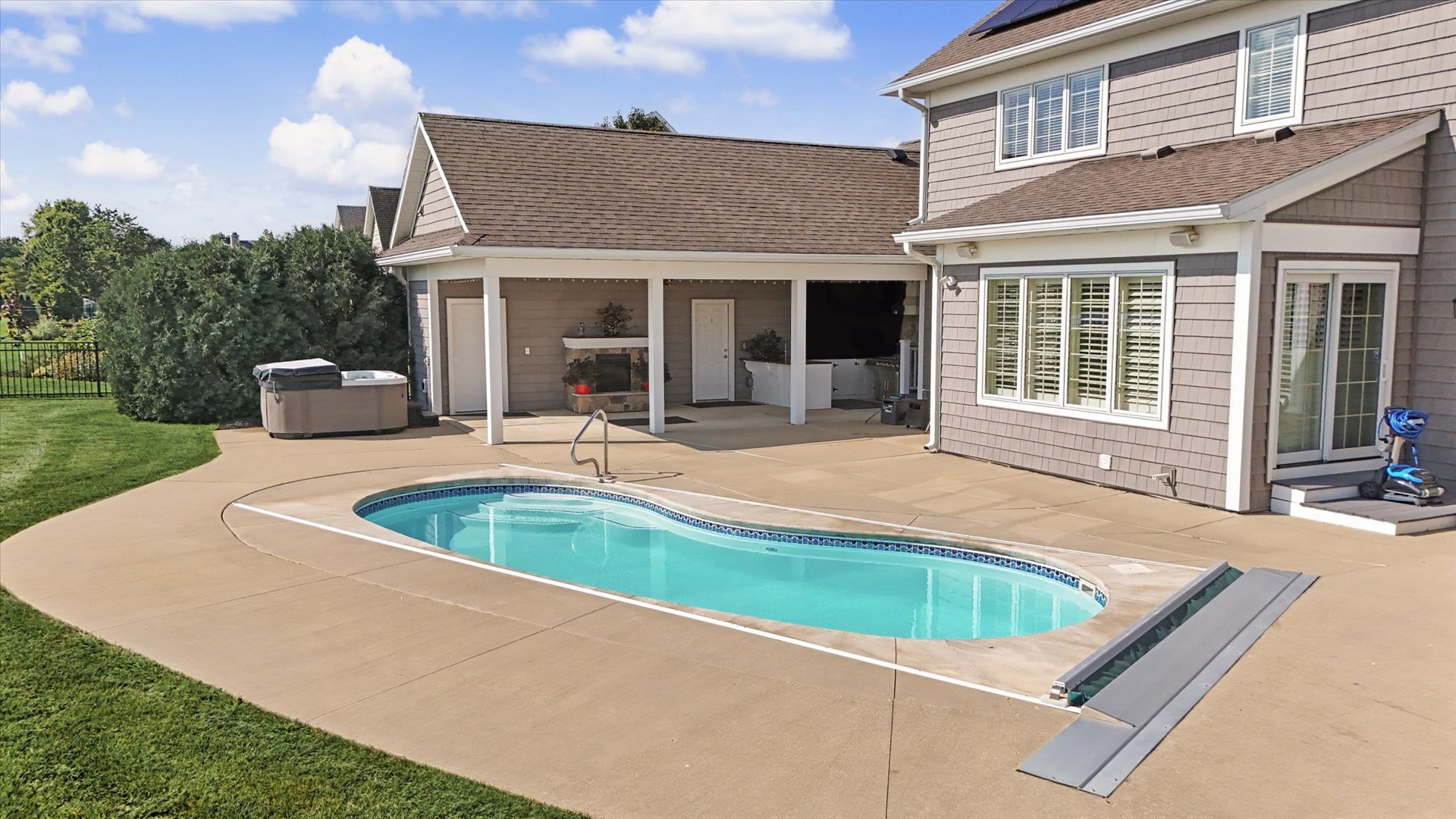 Property photo 98