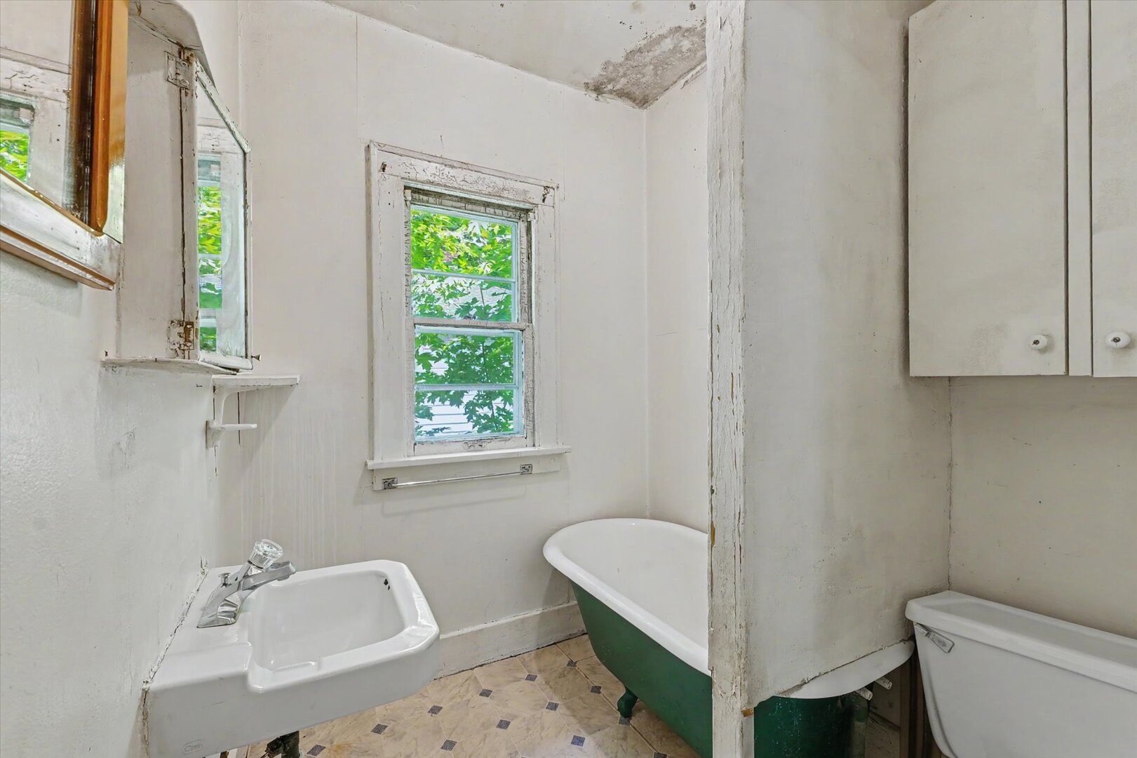 Photo 22 of 402 S Johnson Avenue