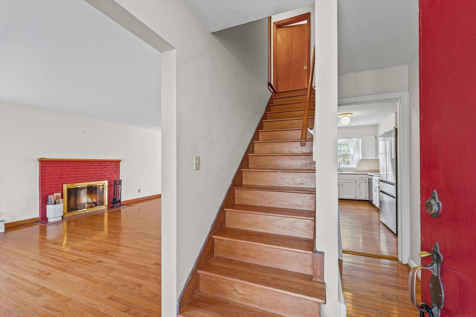 Photo 5 of 207 W Vermont Avenue