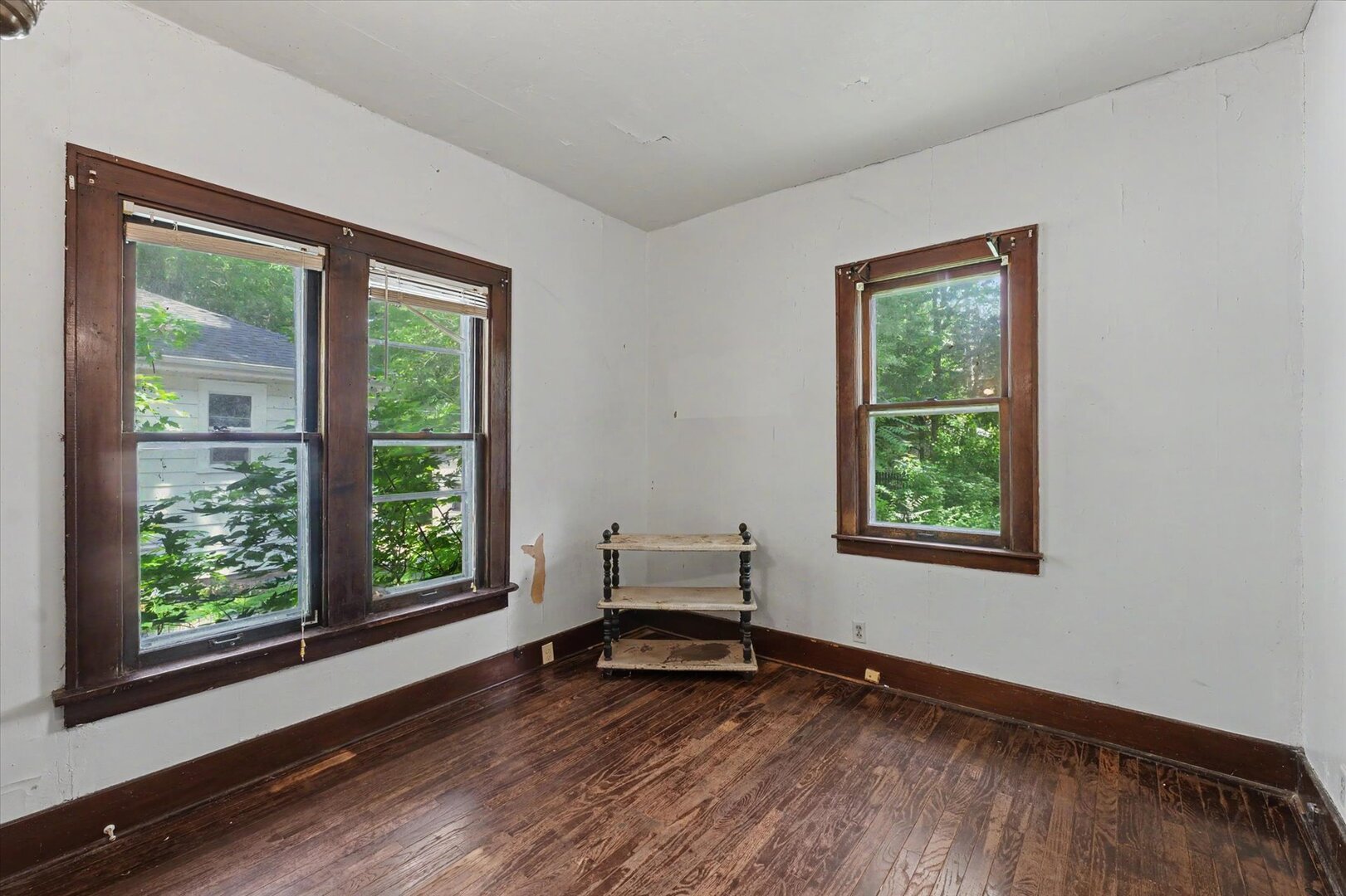 Photo 20 of 402 S Johnson Avenue