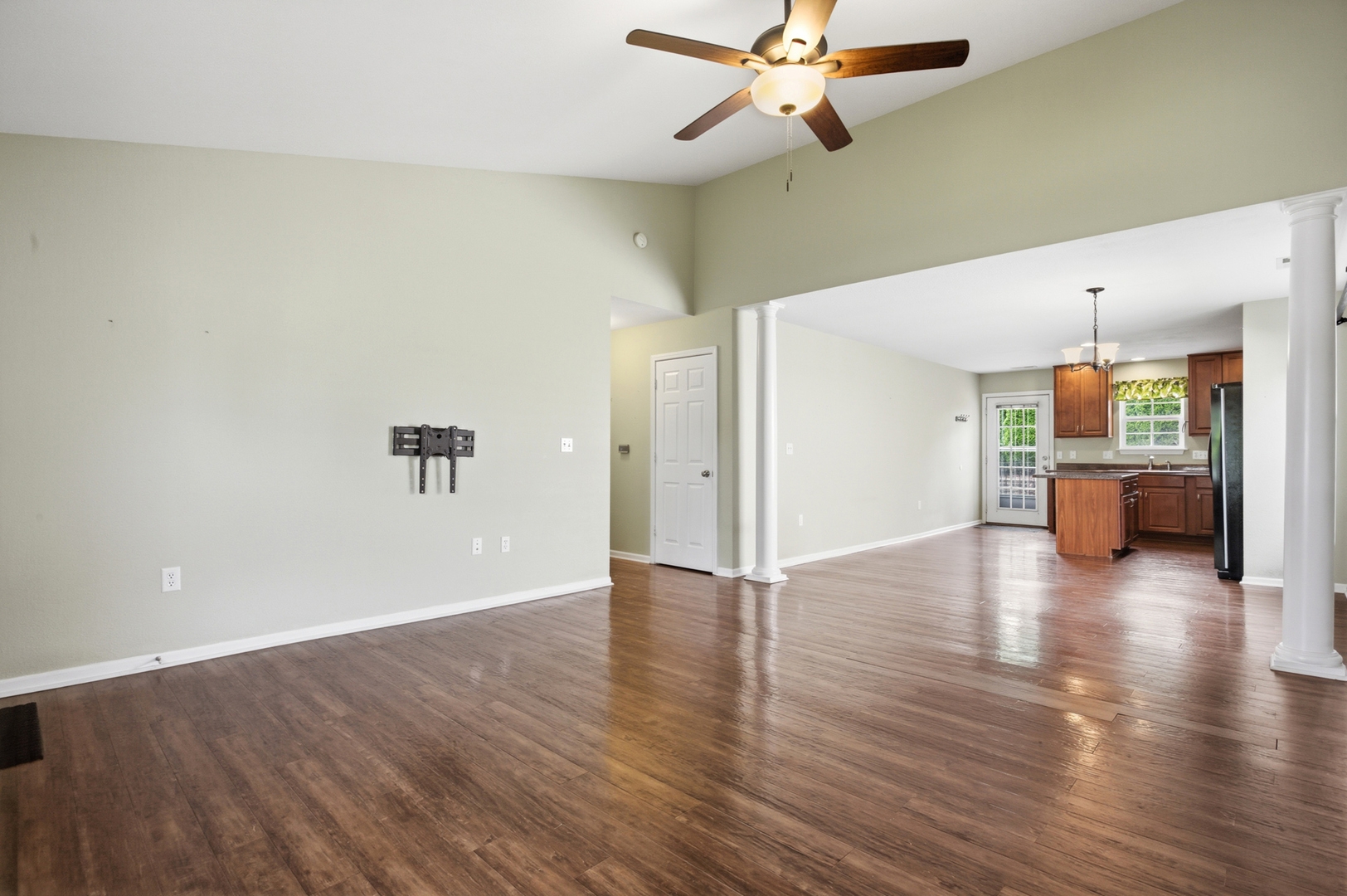 Photo 5 of 409 Lauterbur Lane