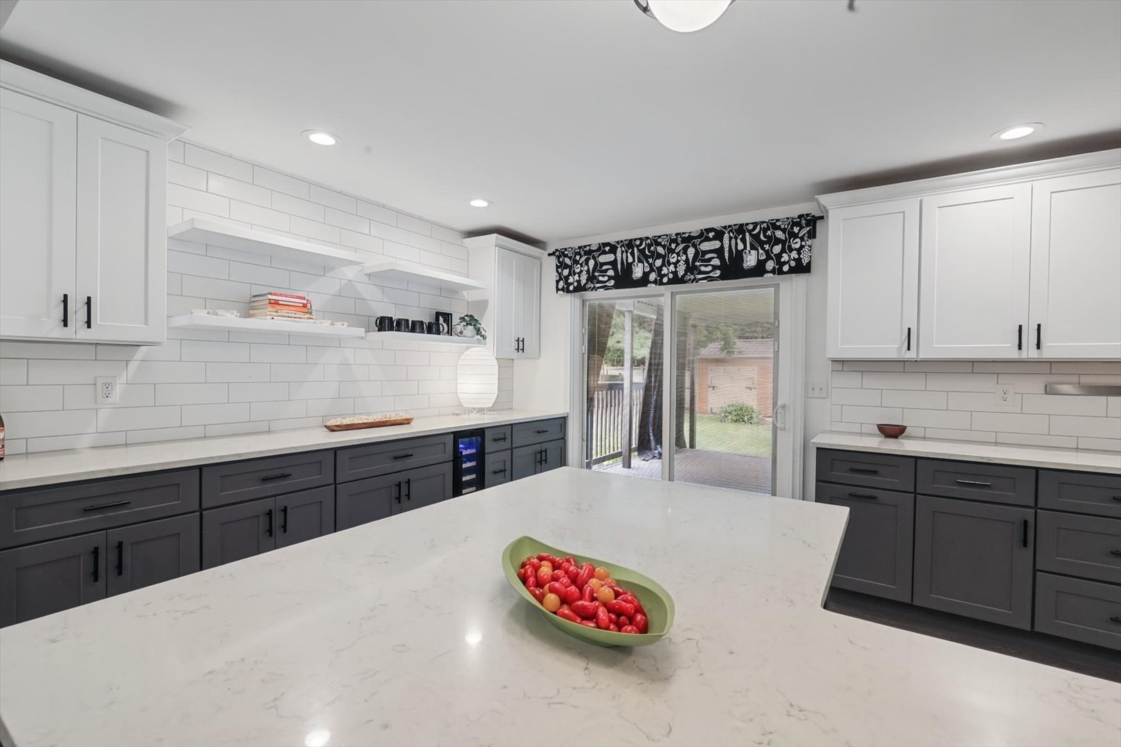 Multiple task areas, soft close cabinets and drawe