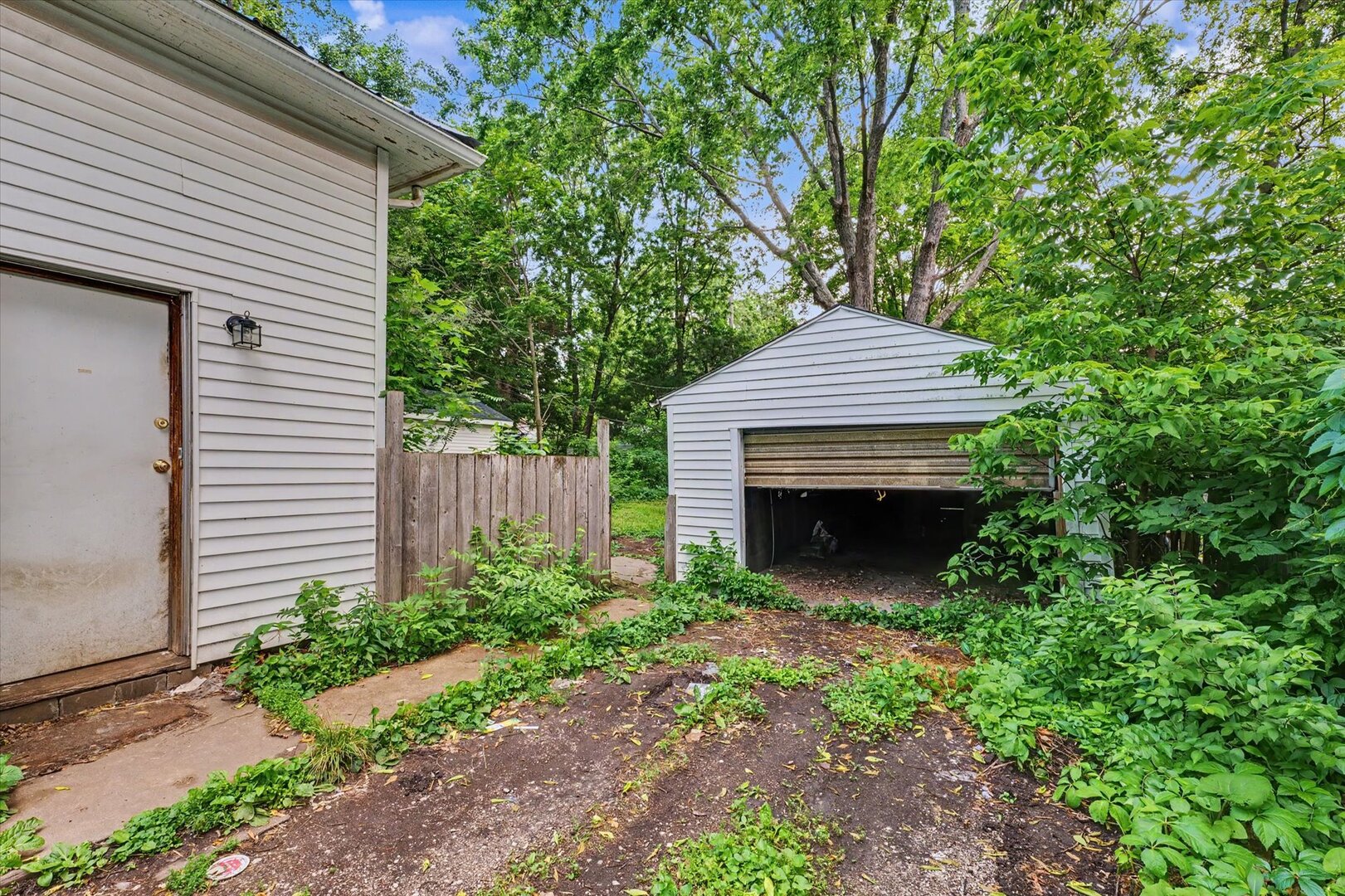 Photo 25 of 402 S Johnson Avenue