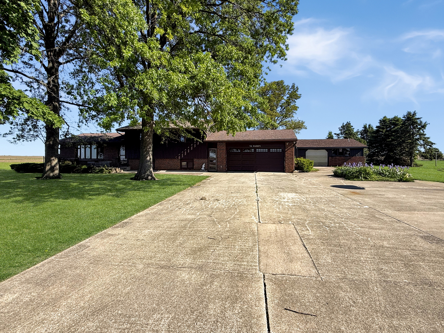Photo of 2052 County Road 3000 , Rantoul, IL