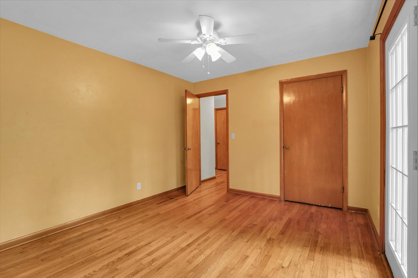 Photo 14 of 1108 S Mattis Avenue