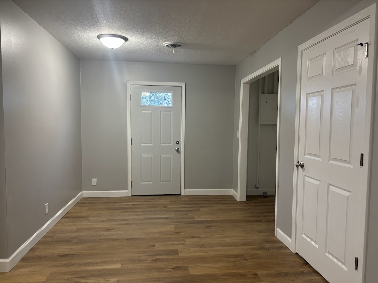 Photo 16 of 1081 Eastview Drive