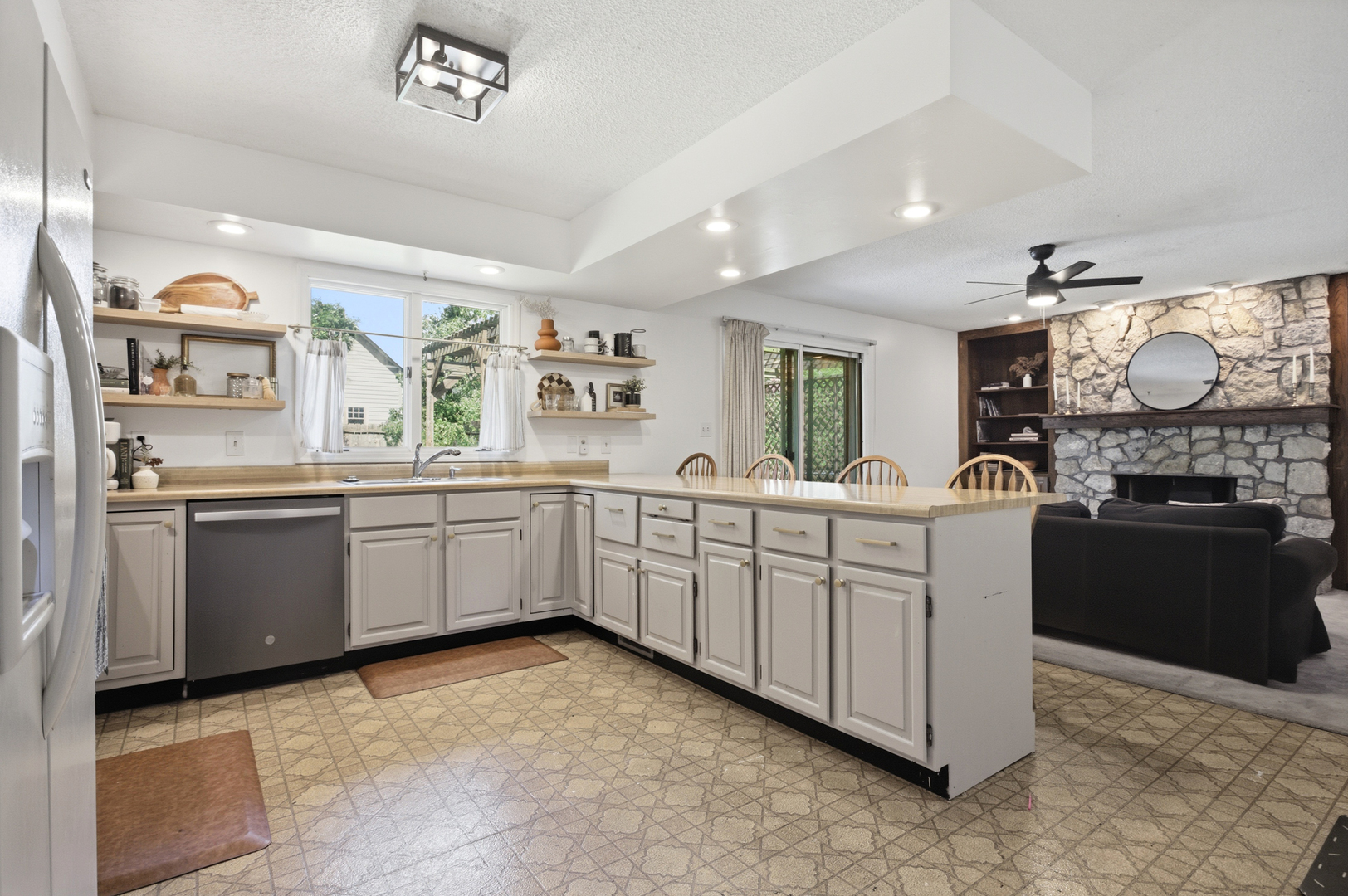 Photo 10 of 2307 Boudreau Drive