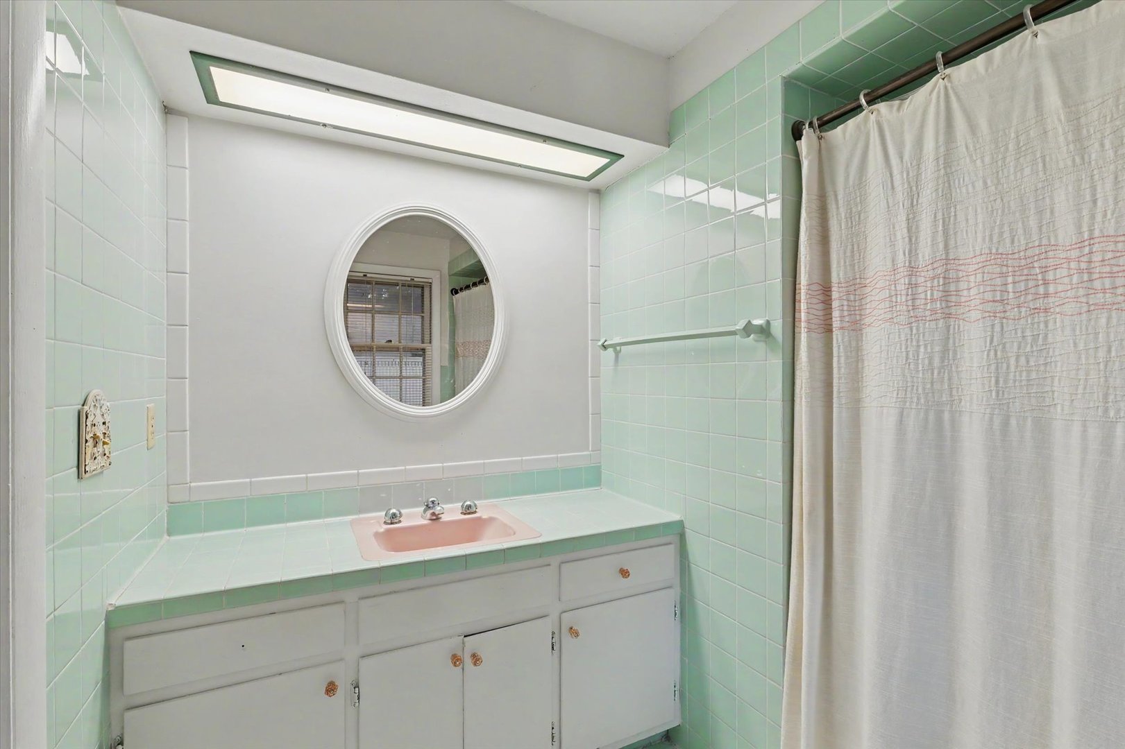 Full bathroom on main floor