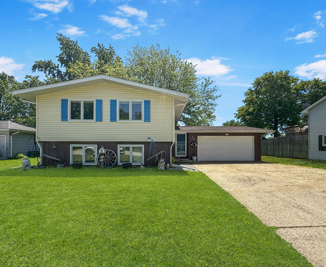 Photo of 814 Pinecrest Drive, Rantoul, IL