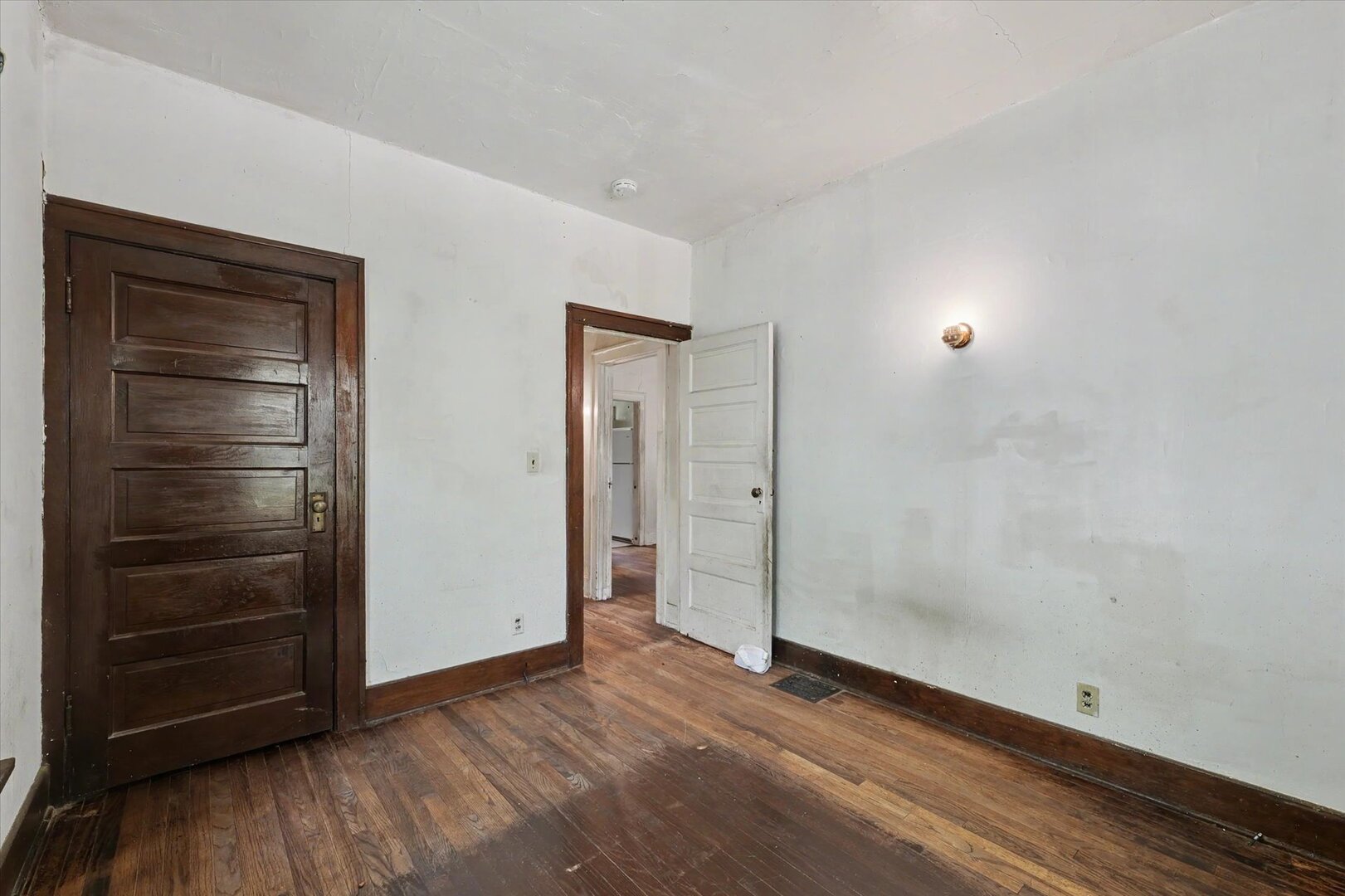 Photo 19 of 402 S Johnson Avenue