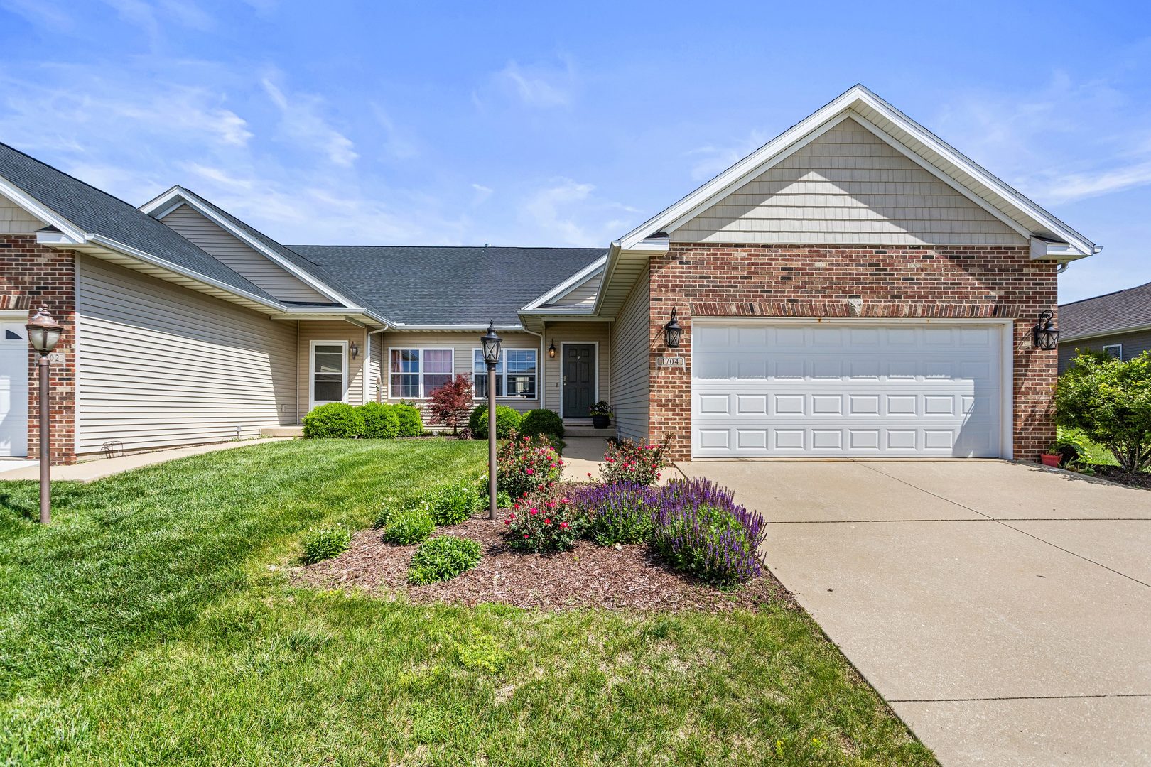 Photo of 1704 Timber Wolf Lane, Mahomet, IL