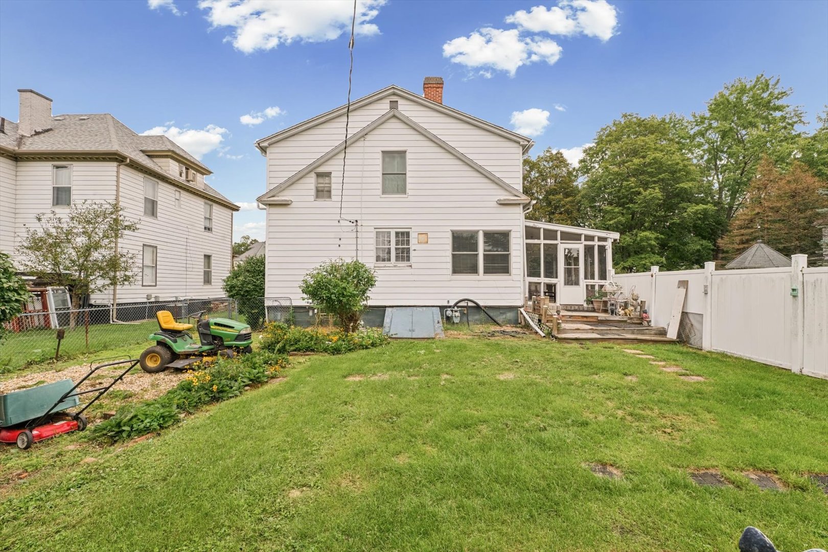 Property photo 33