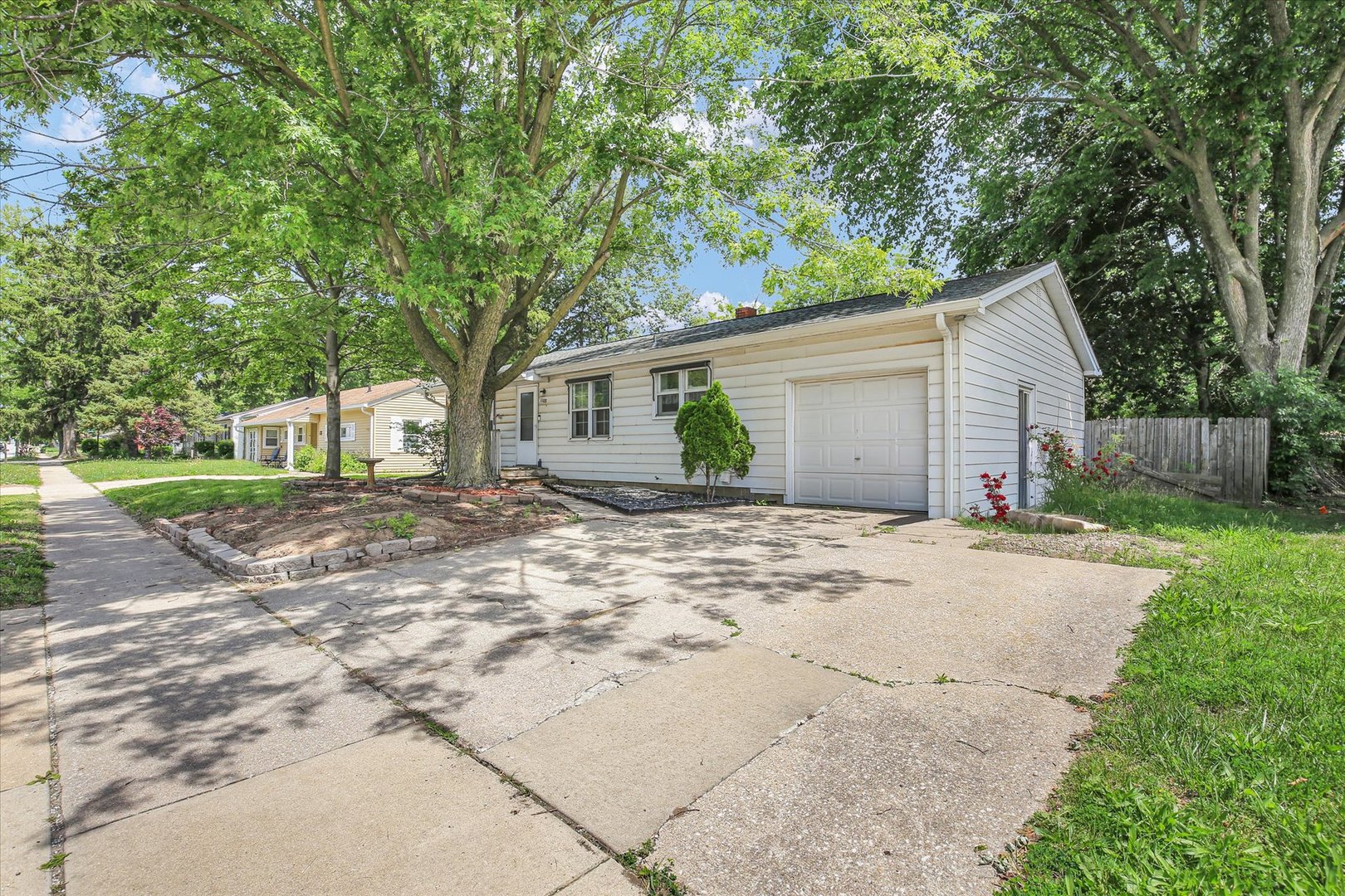 Photo 5 of 1108 S Mattis Avenue