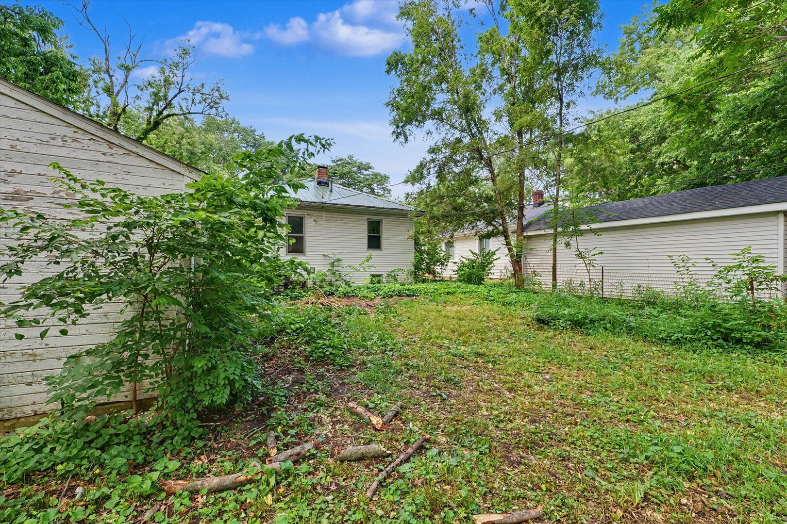 Photo 26 of 402 S Johnson Avenue