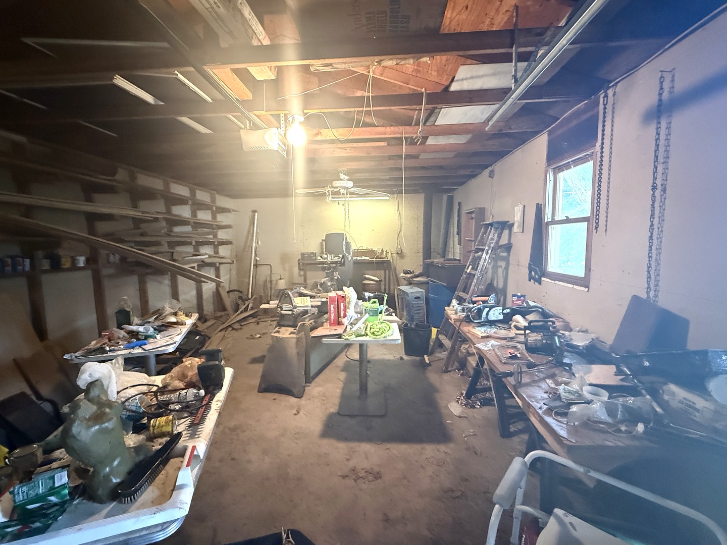 1 car garage or heated workshop.