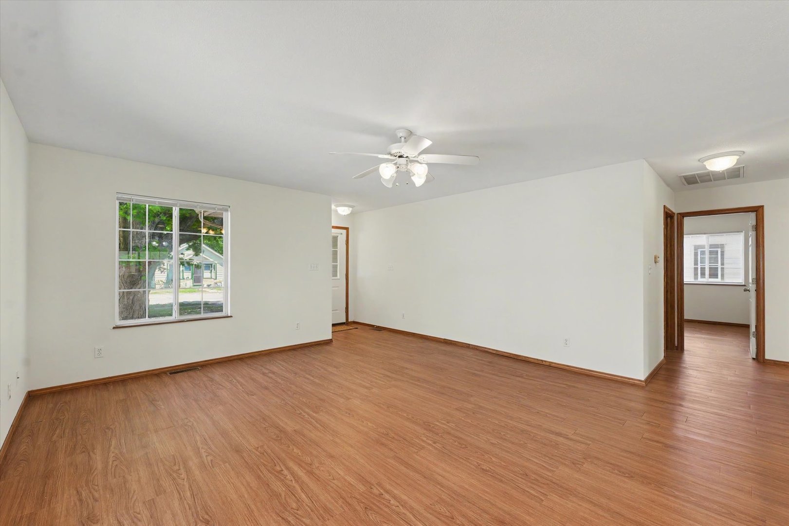 Photo 8 of 905 S Cottage Grove Avenue