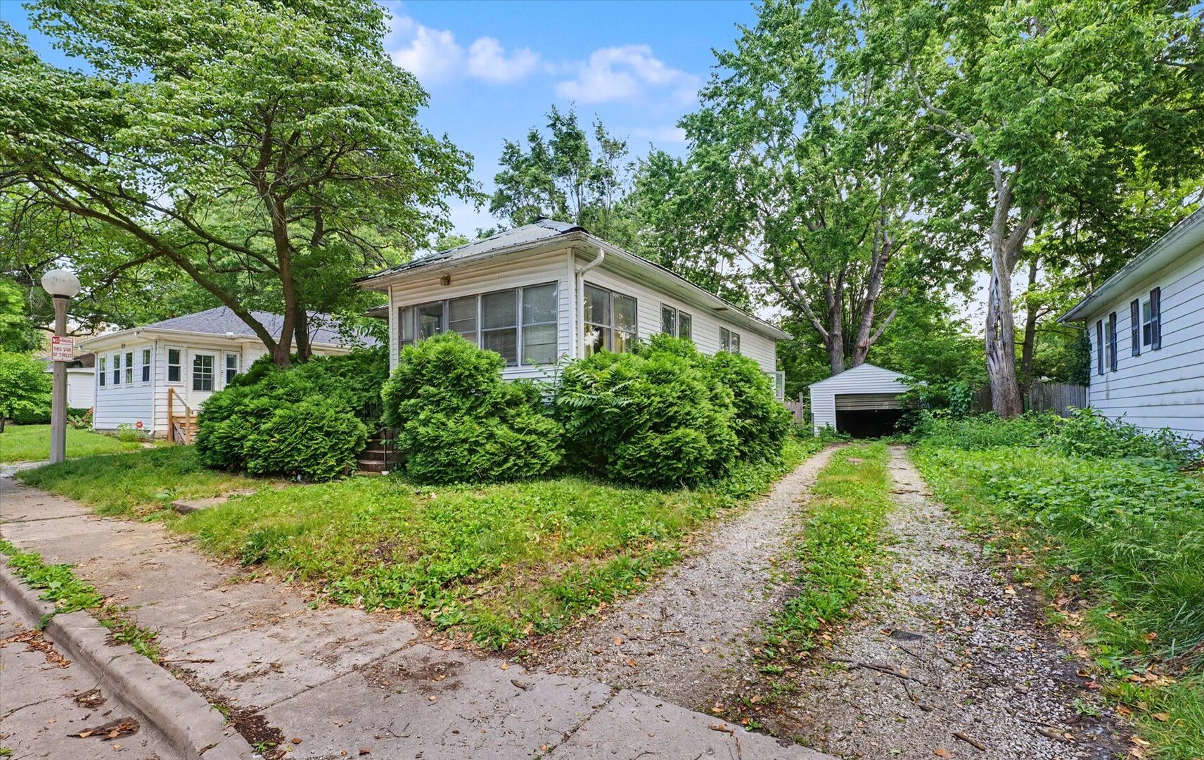 Photo 6 of 402 S Johnson Avenue