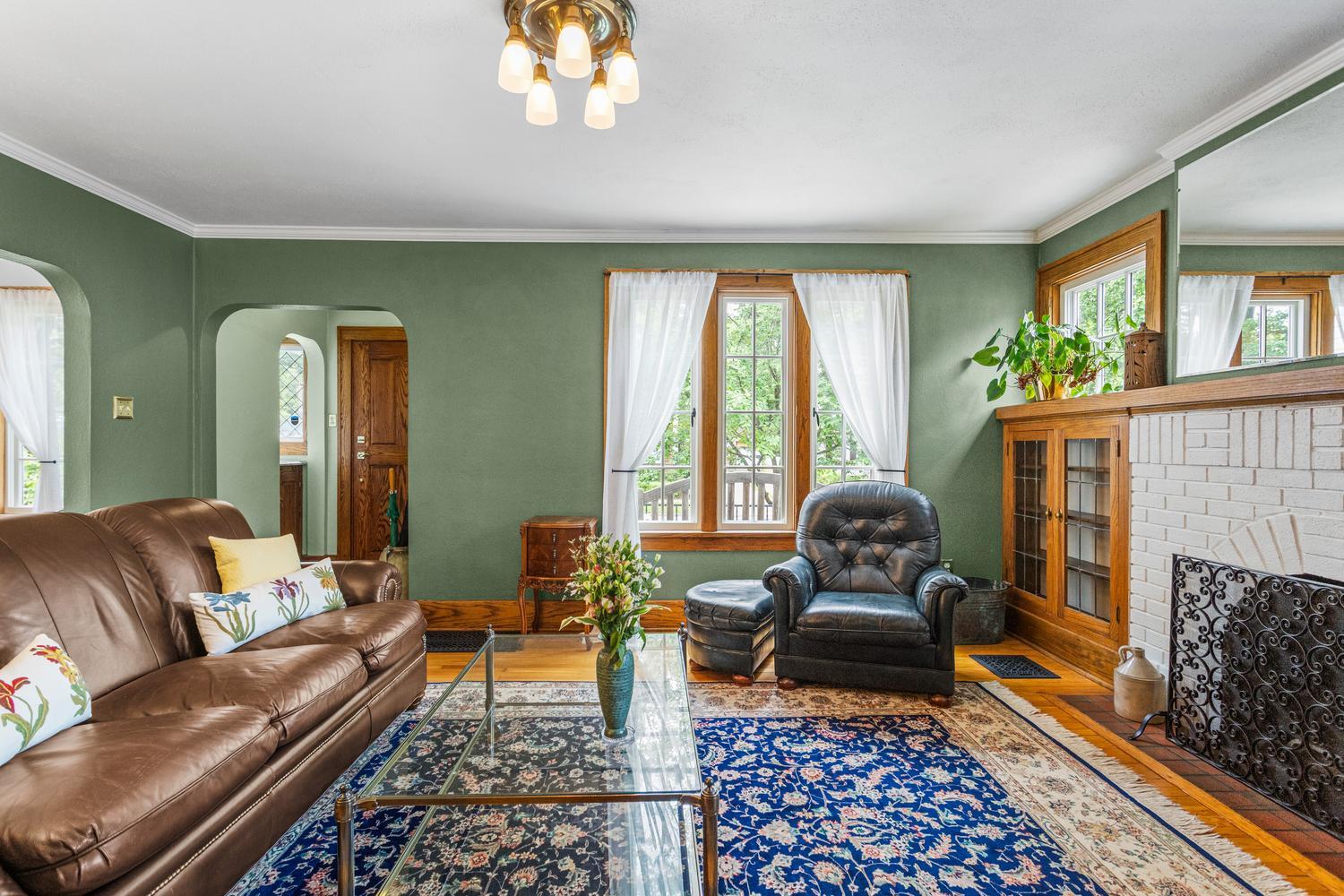 Photo 10 of 508 W Vermont Avenue