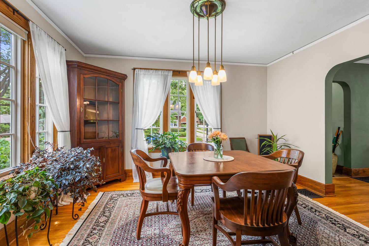 Photo 14 of 508 W Vermont Avenue