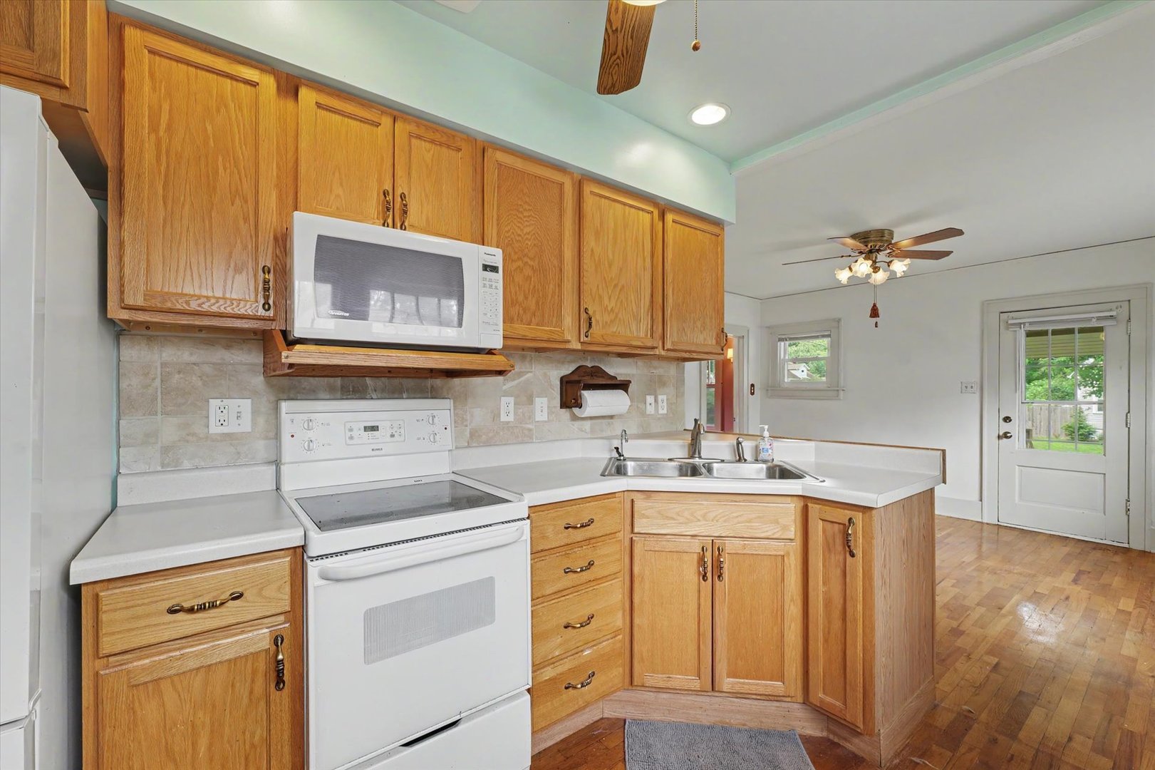 Photo 12 of 206 N Victor Street