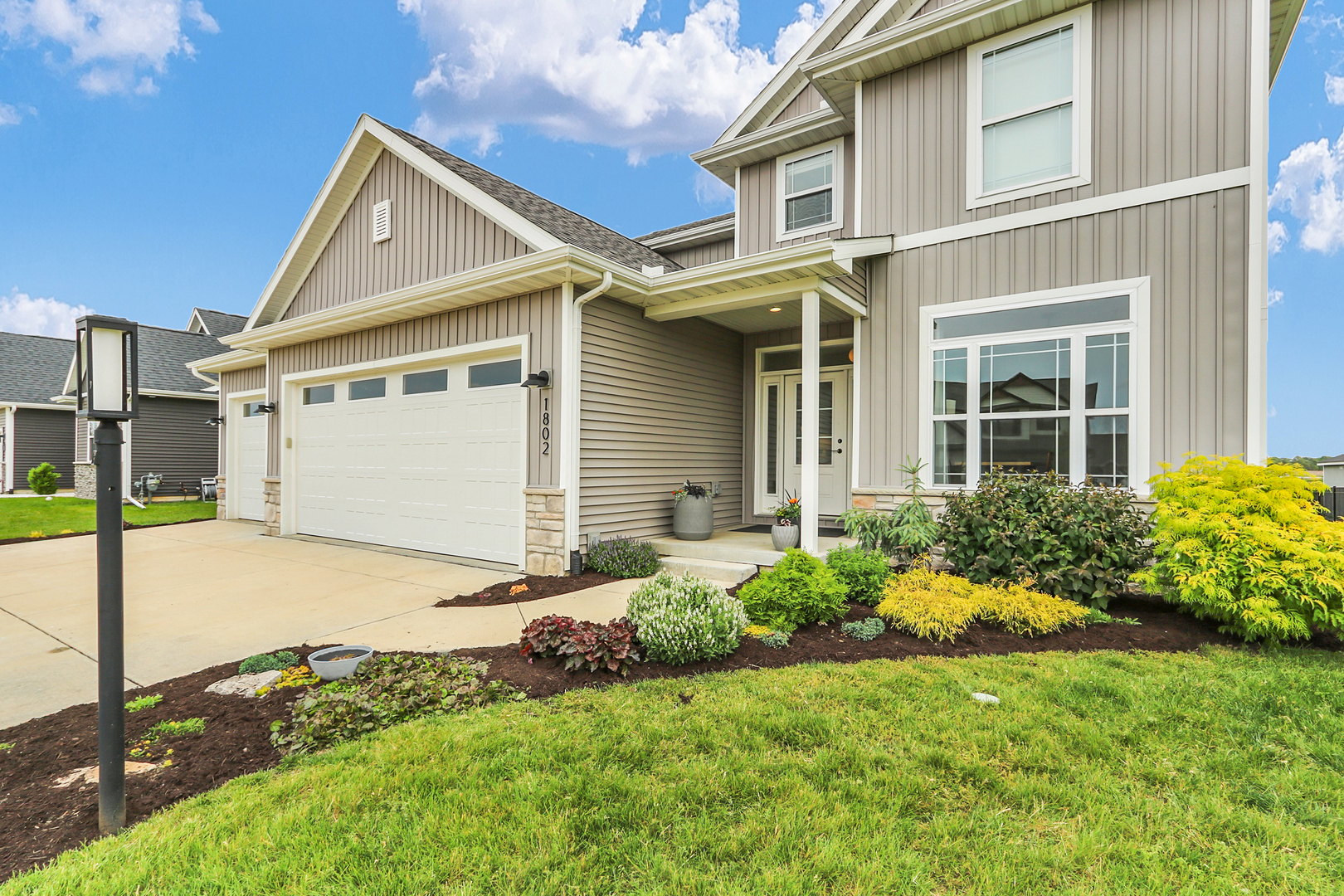 Photo of 1802 Littlefield Lane, Mahomet, IL
